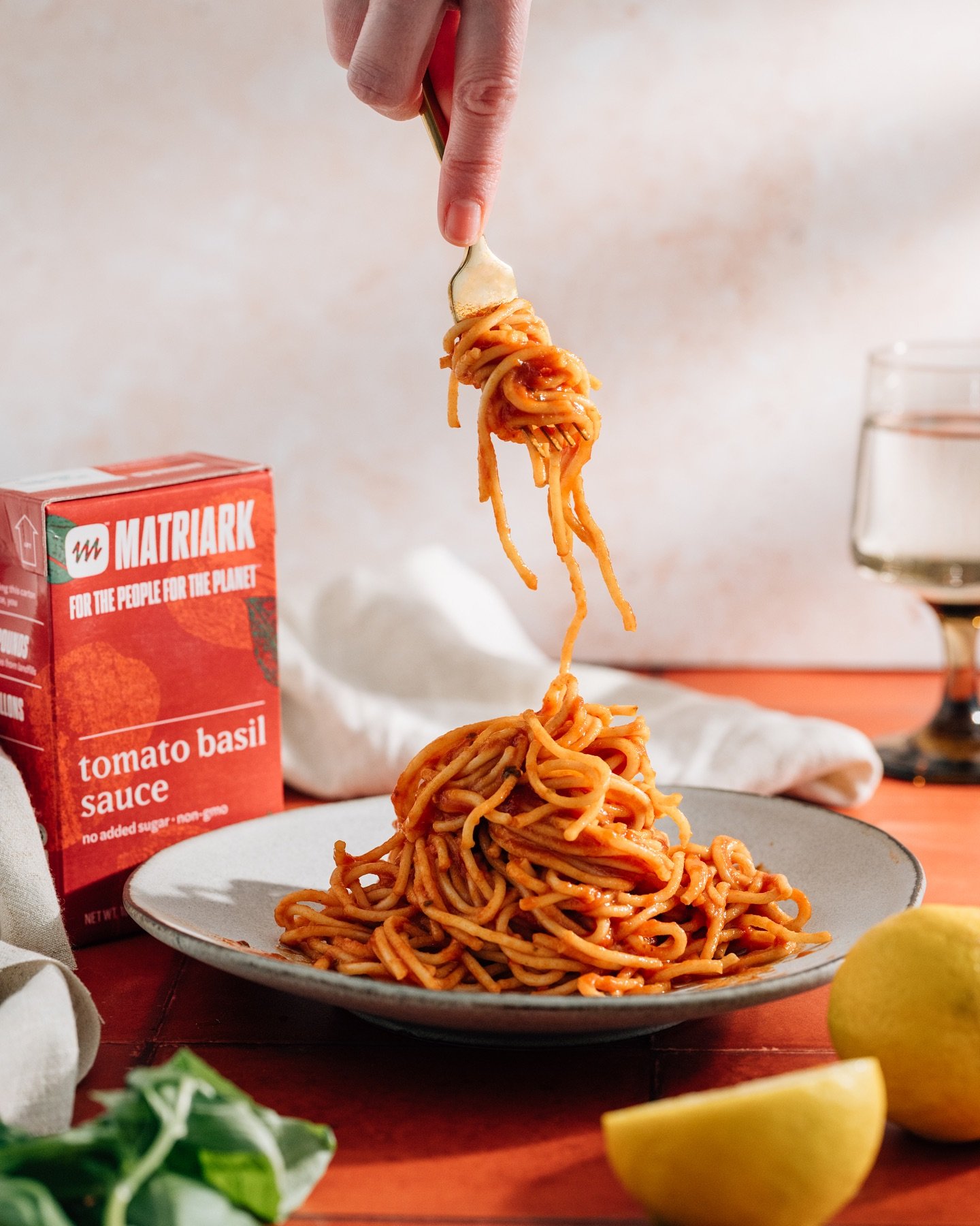 Bring a delicious dish AND a conversation starter to your next dinner party, family meal or potluck with us🍝

Our pasta sauce tastes even better than homemade, while also providing an easy way to lower your carbon footprint. We&rsquo;re reducing foo