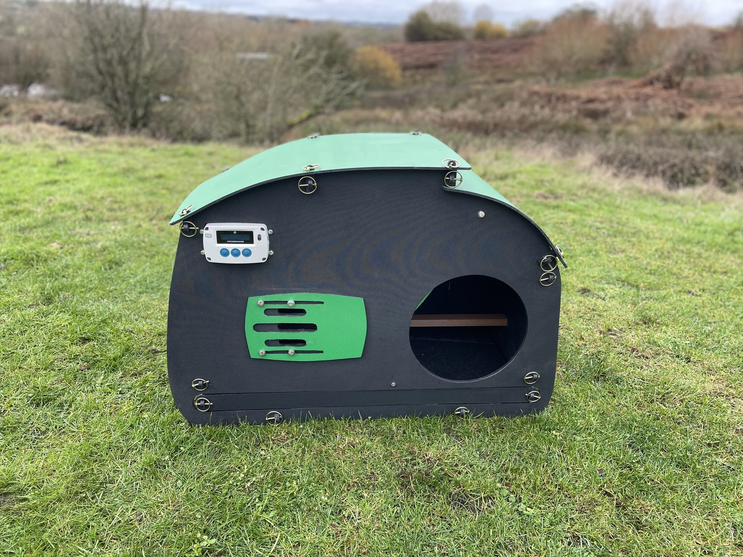 hicken_coop_with_chickenguard_2.JPG