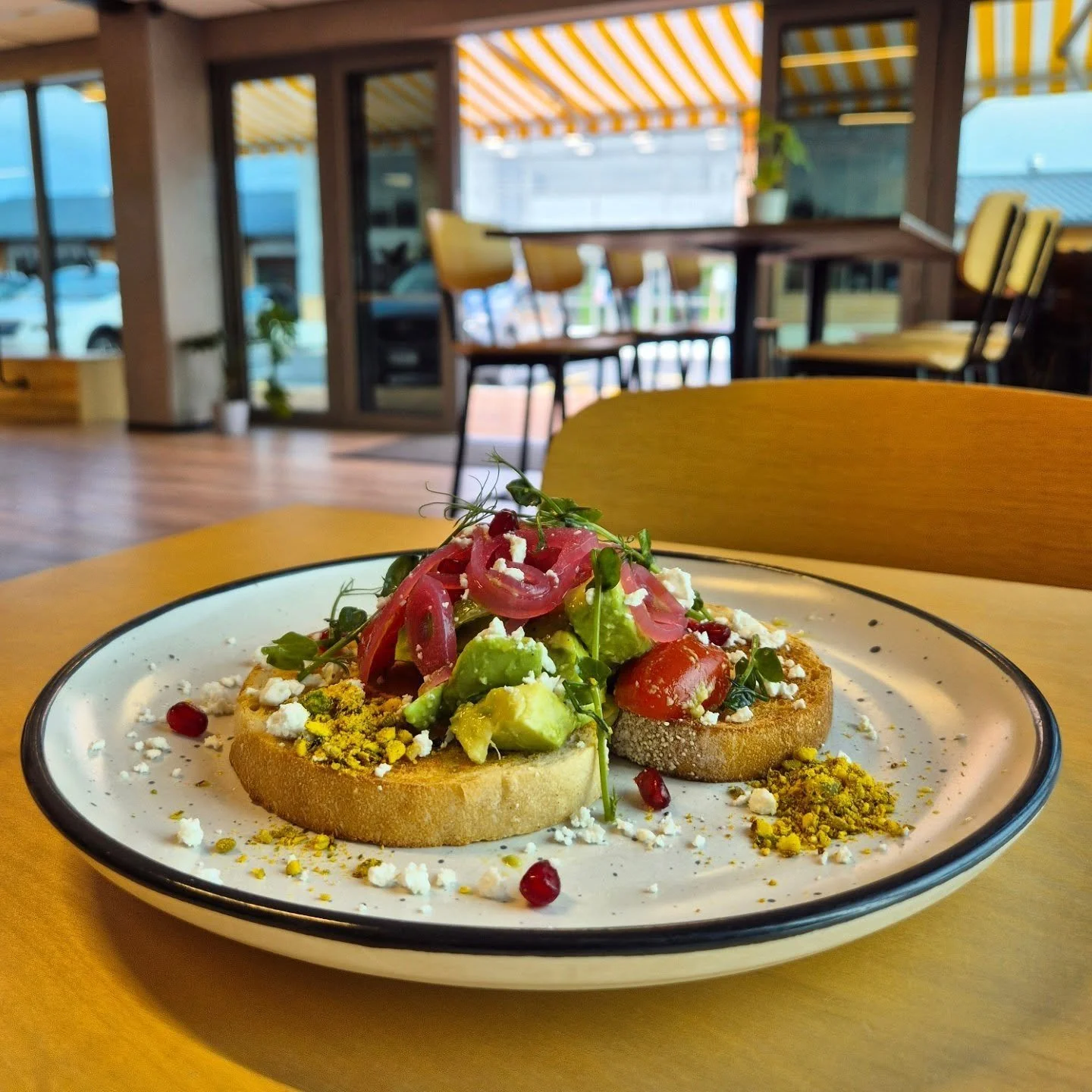 Breakfast, brunch & lunch!! Our menu is live.
Have you tried it yet? 
Open from 8am Monday - Friday ☕️💖