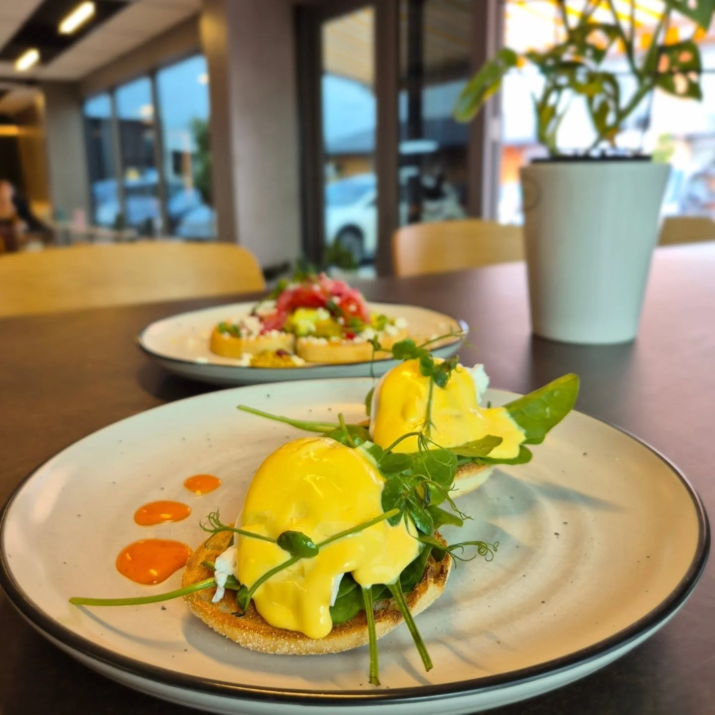 Good morning! ✨️☀️

Beautiful day for a yummy breakie and a delicious Kokako Coffee from Mavis Lounge 🌸

Open from 8am 🙌

#cafe #cafenearme7