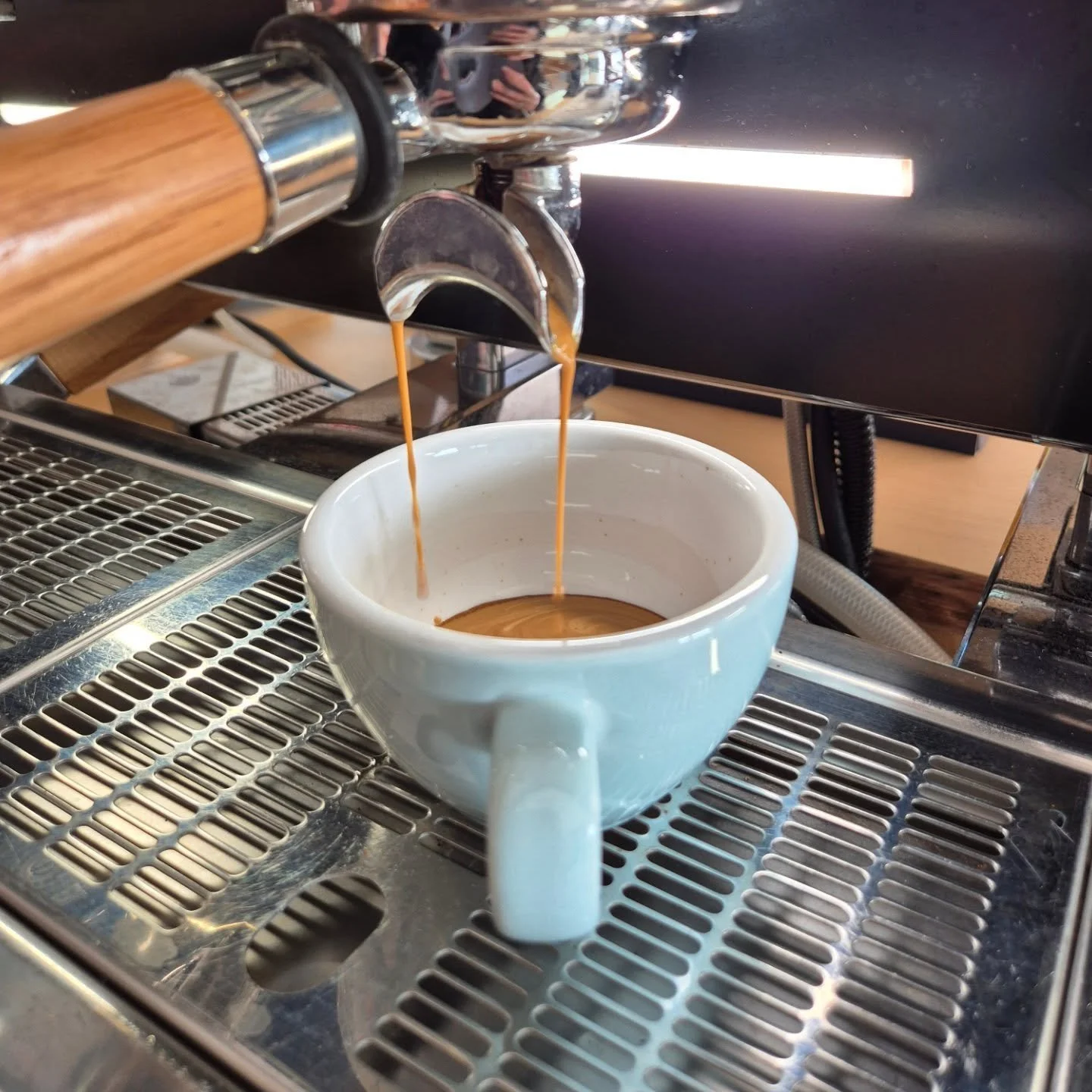 Good mornings start here 🤍☕️

Fresh, delicious plates and coffee worth getting out of bed for.

We&rsquo;re open from 8am at Mavis Lounge 😋☕️

#cafe #hamilton