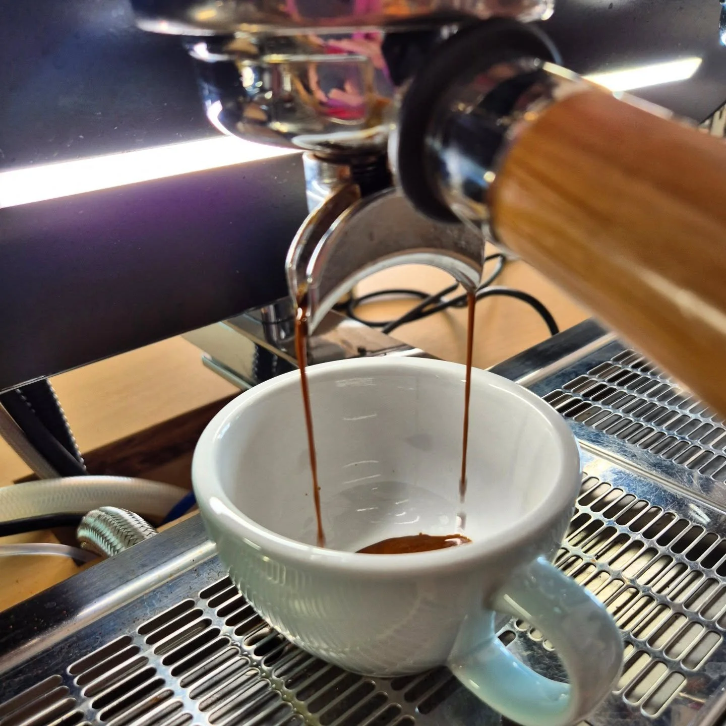 Beautiful coffee, delicious food 😋 

Open Monday - Friday from 8am 

📍41 Karewa Place, Pukete.

#cafe #cafenearme #hamiltoncafe