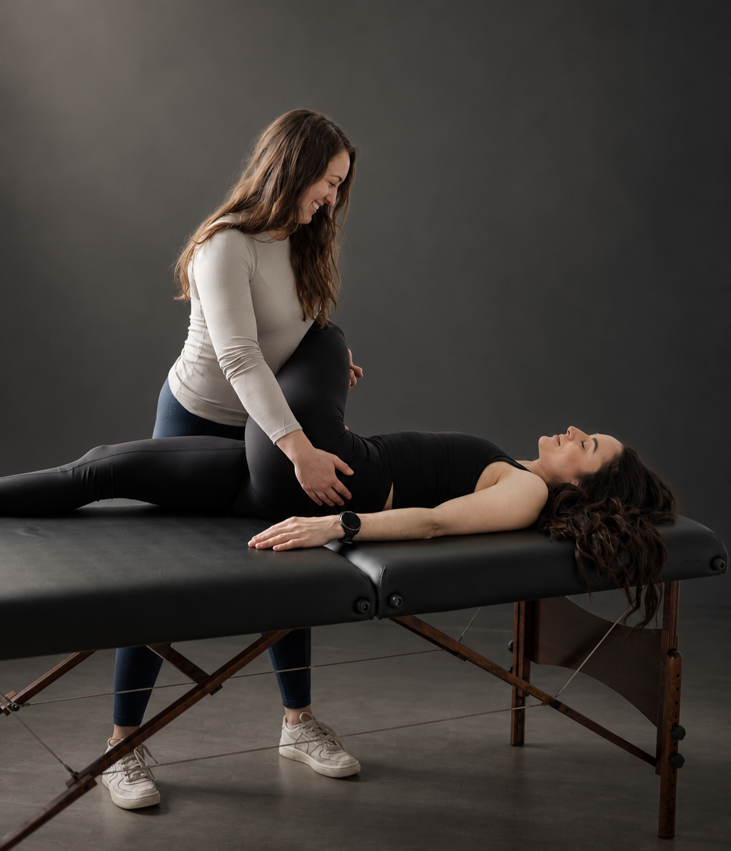 Taryn performing Fascia Stretch Therapy at powerhaus