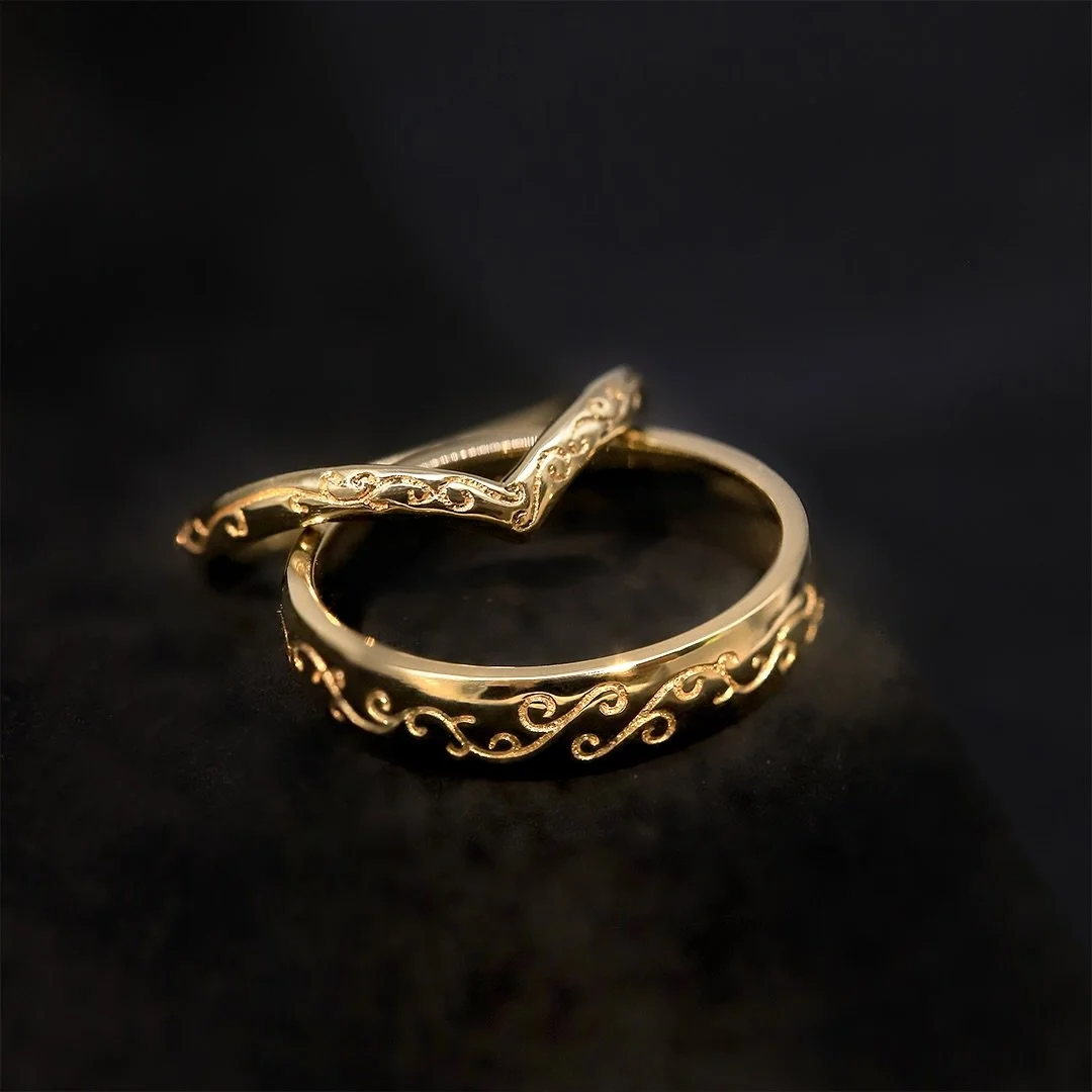 L & A 👰‍♀️🤵‍♂️
-
Nallely nos contactó buscando las argollas de matrimonio perfectas. ✨
Tenía muy claro lo que quería: un diseño en forma de “V” para ella y un delicado grabado con textura flora