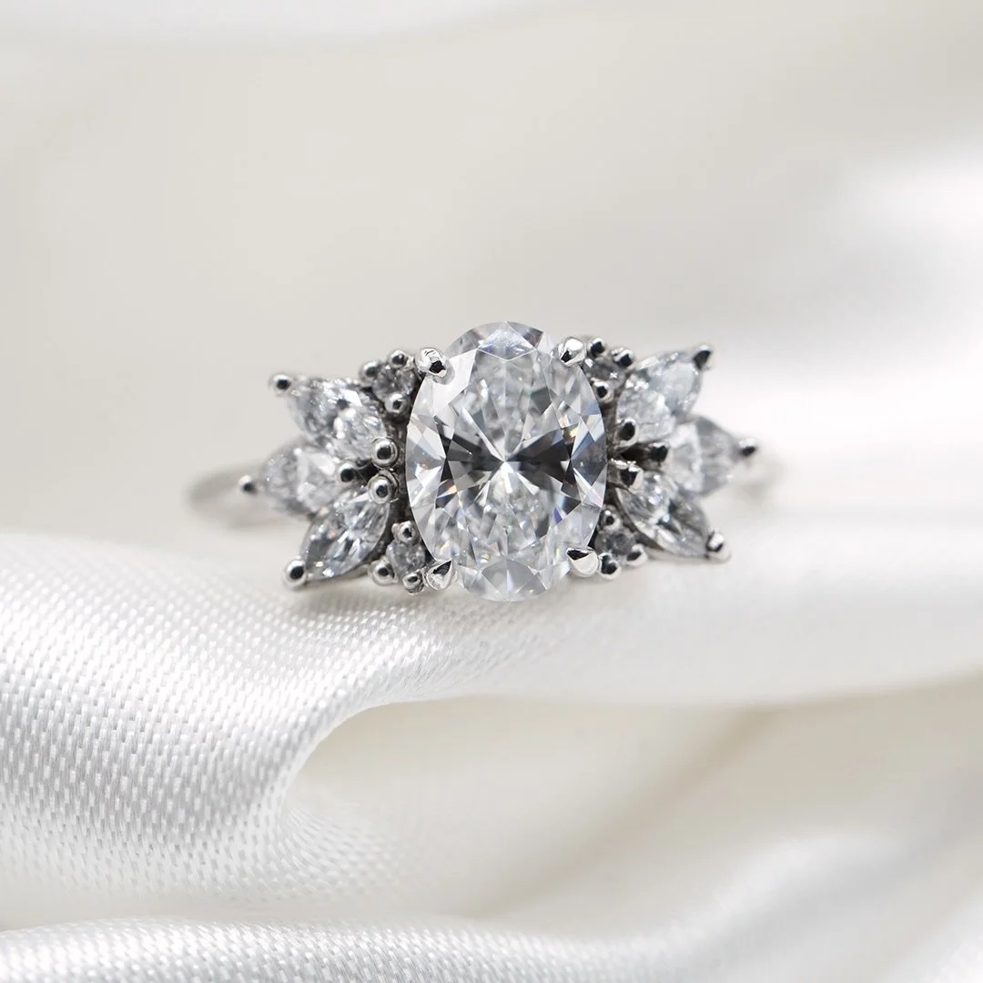 Mermaid: El anillo de compromiso 💍

El dise&ntilde;o Mermaid es uno de los favoritos absolutos de Tugarim. De hecho, hemos creado muchas versiones y todas, sin excepci&oacute;n, son simplemente espectaculares. 😍

Hoy te presentamos esta joya: un Me