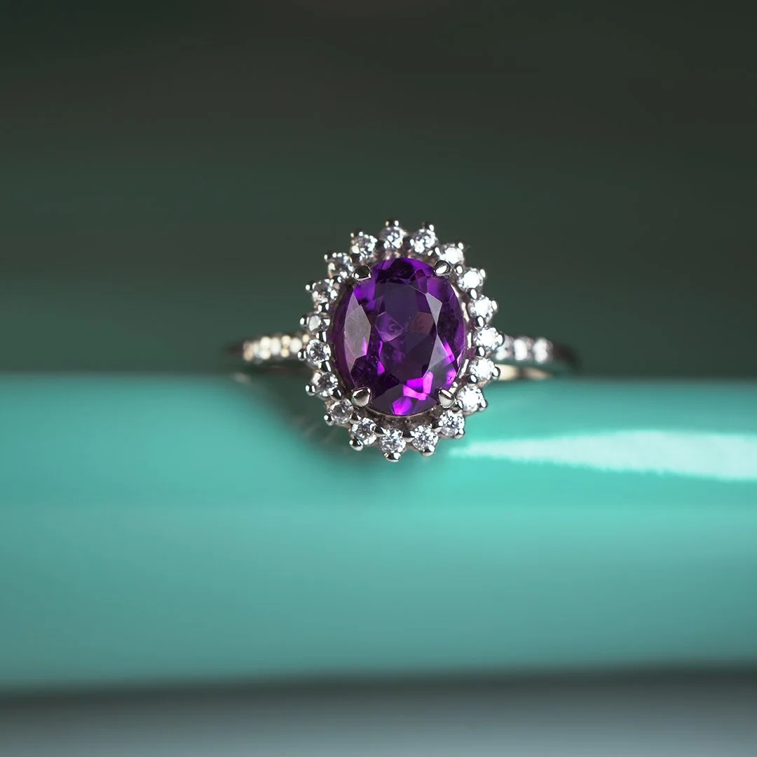 Anillo oro blanco 14k con amatista y diamantes lab - TUGARIM