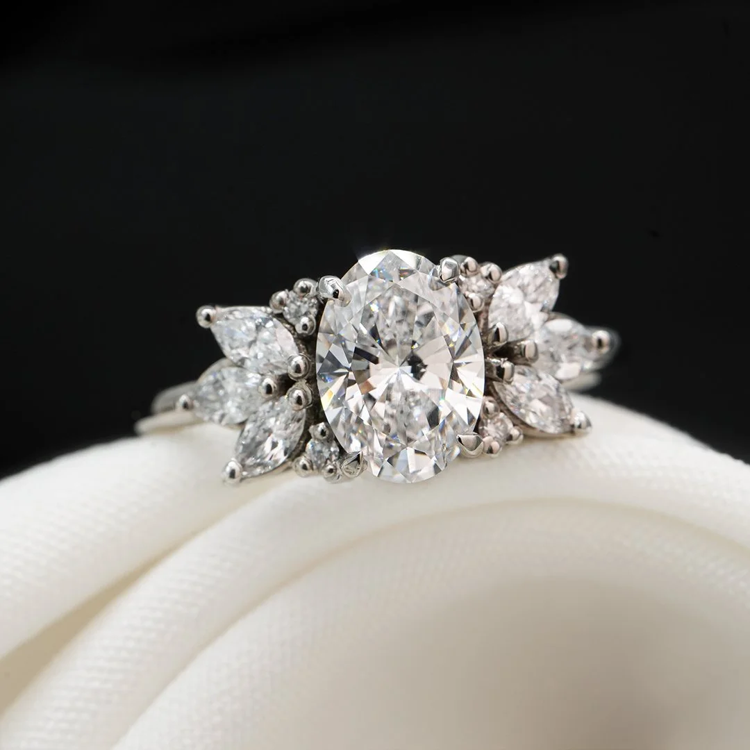 (Mermaid) Anillo de compromiso de oro blanco 14K con diamantes lab - TUGARIM