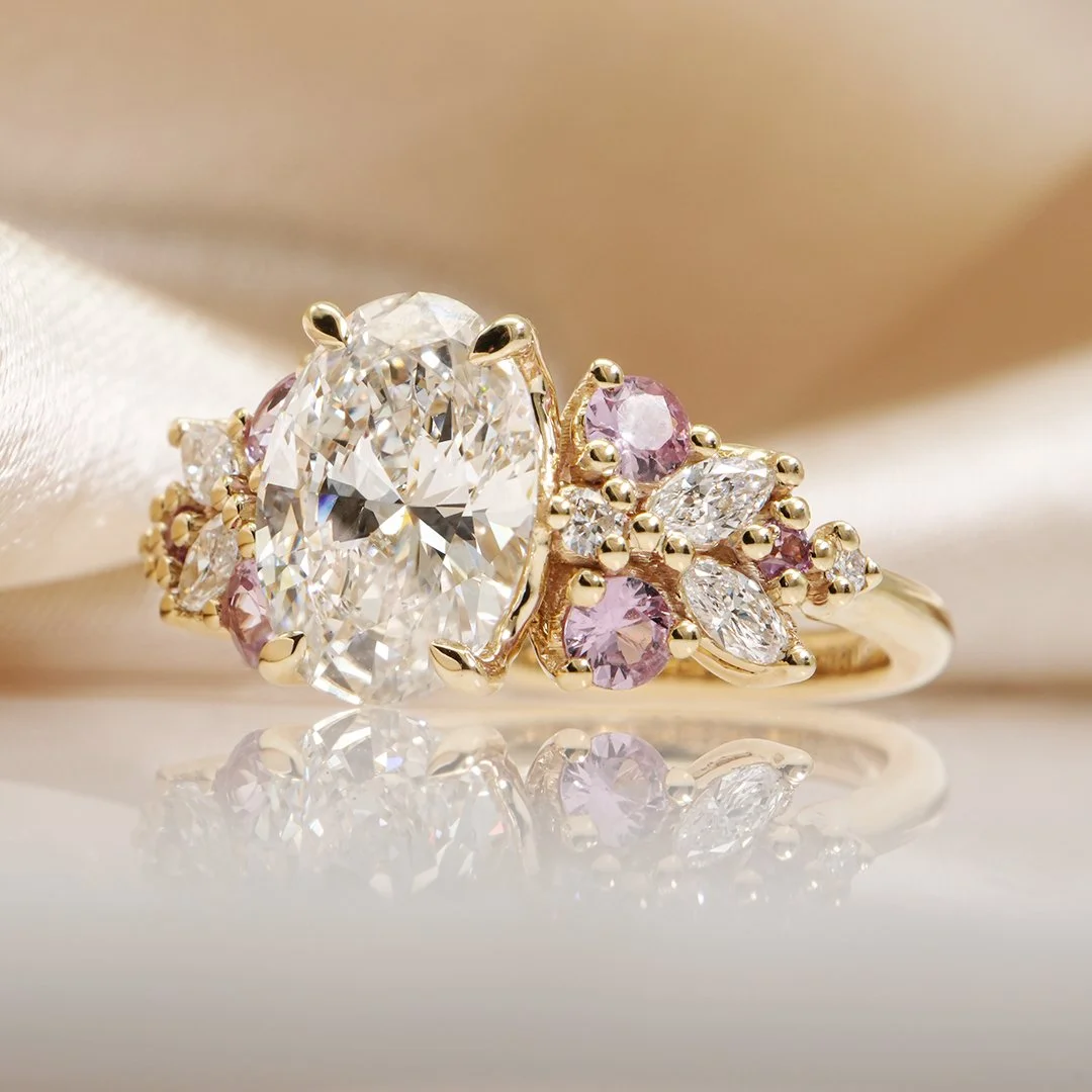 Anillo de oro rosa 14K con diamante IGI y zafiros rosas