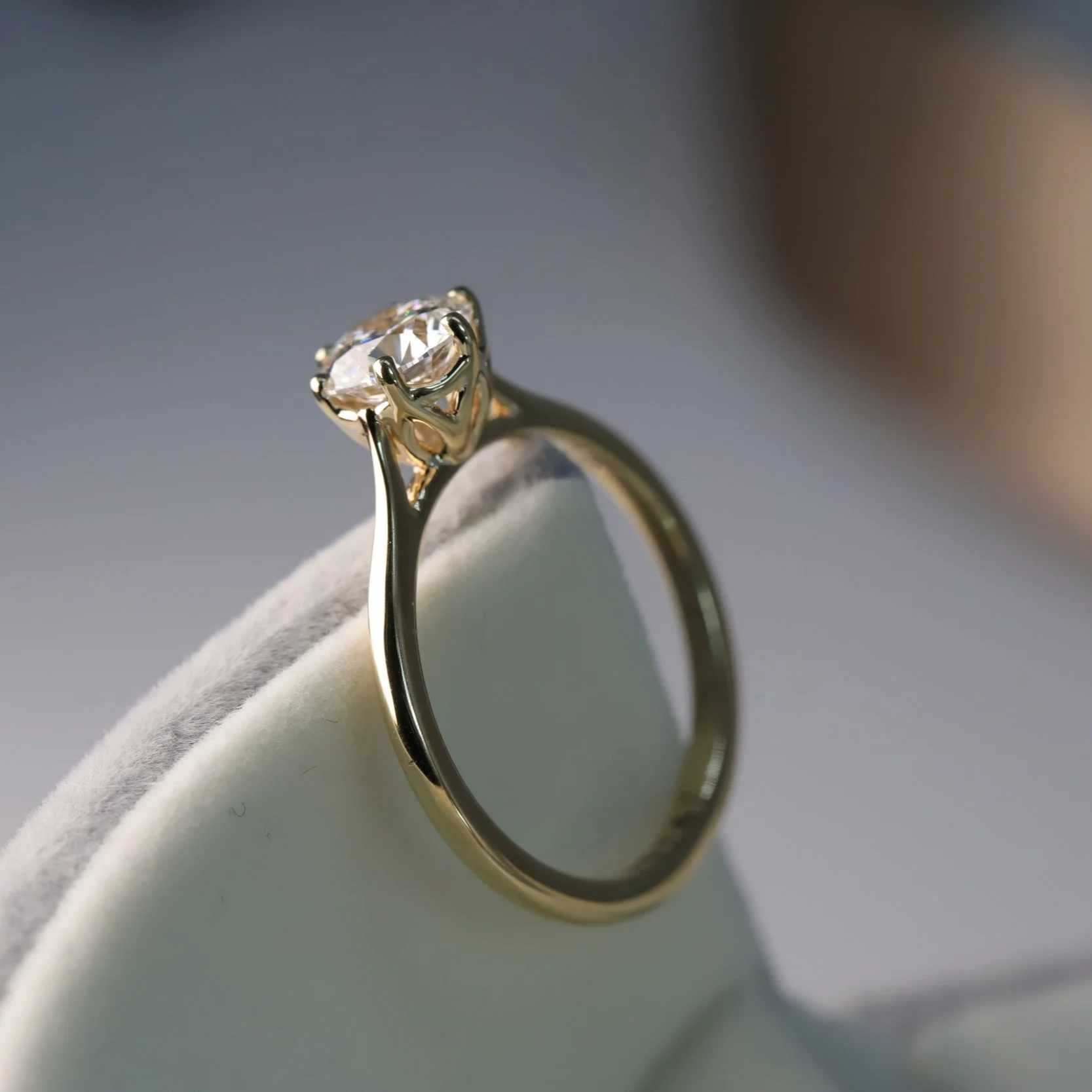(Loto) Anillo de compromiso de oro amarillo 14K con diamante lab - TUGARIM