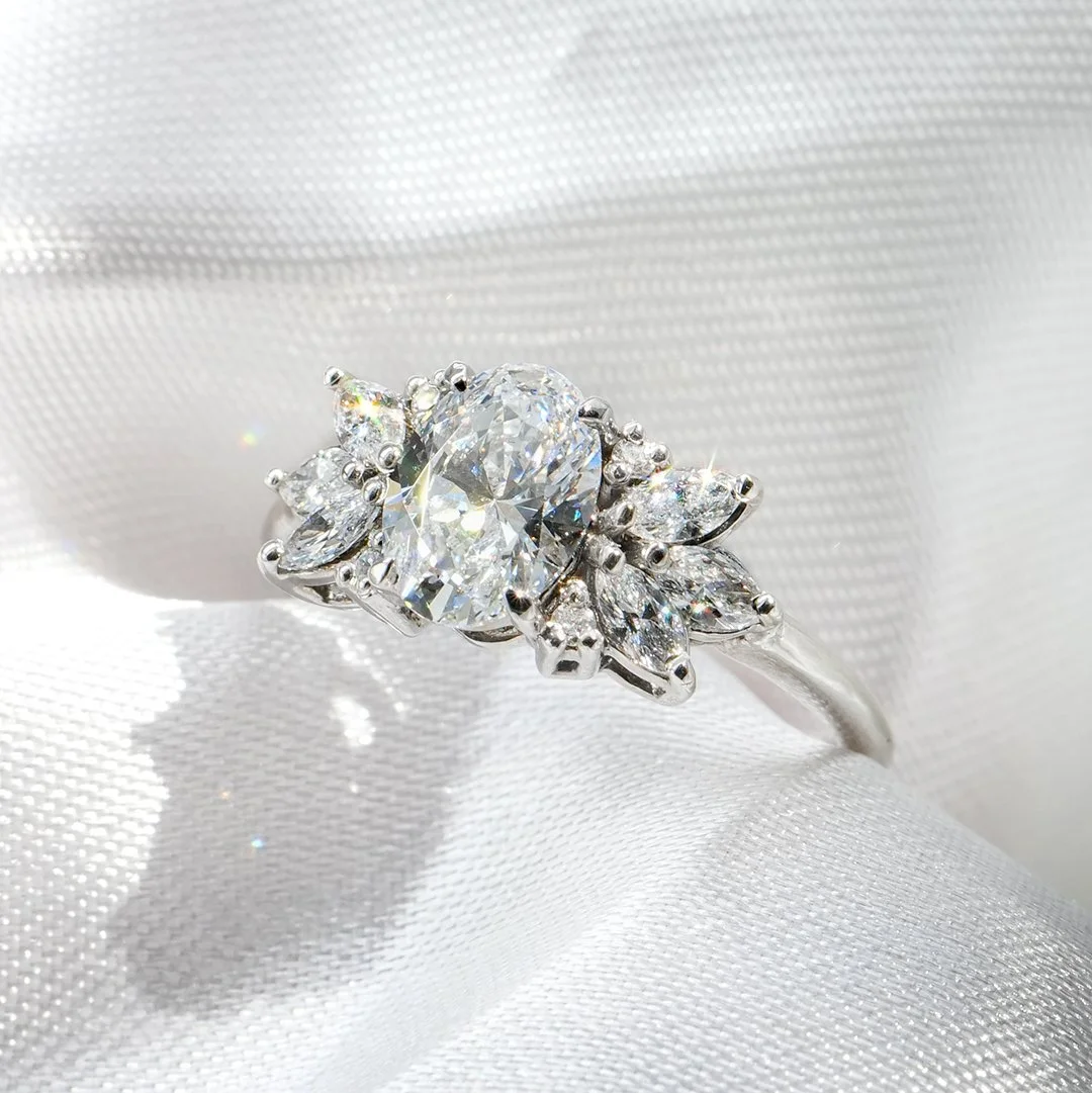 (Mermaid) Anillo de compromiso de oro blanco 14K con diamantes lab - TUGARIM