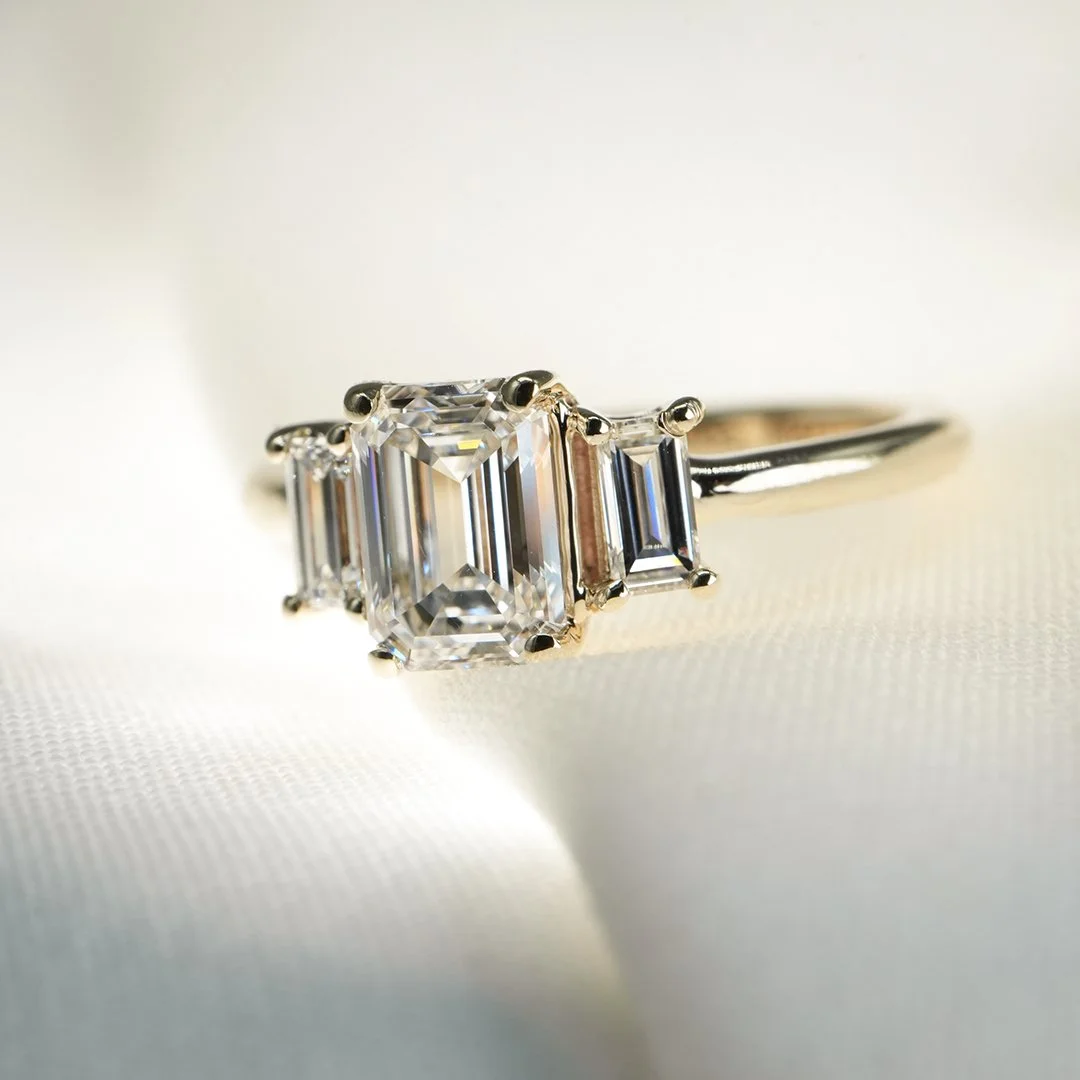 Anillo de compromiso de oro amarillo 14K con diamantes lab - TUGARIM