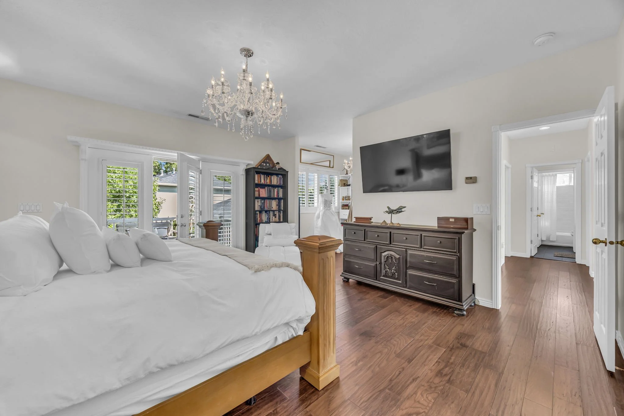 29-web-or-mls-557-warm-springs-dr.jpg