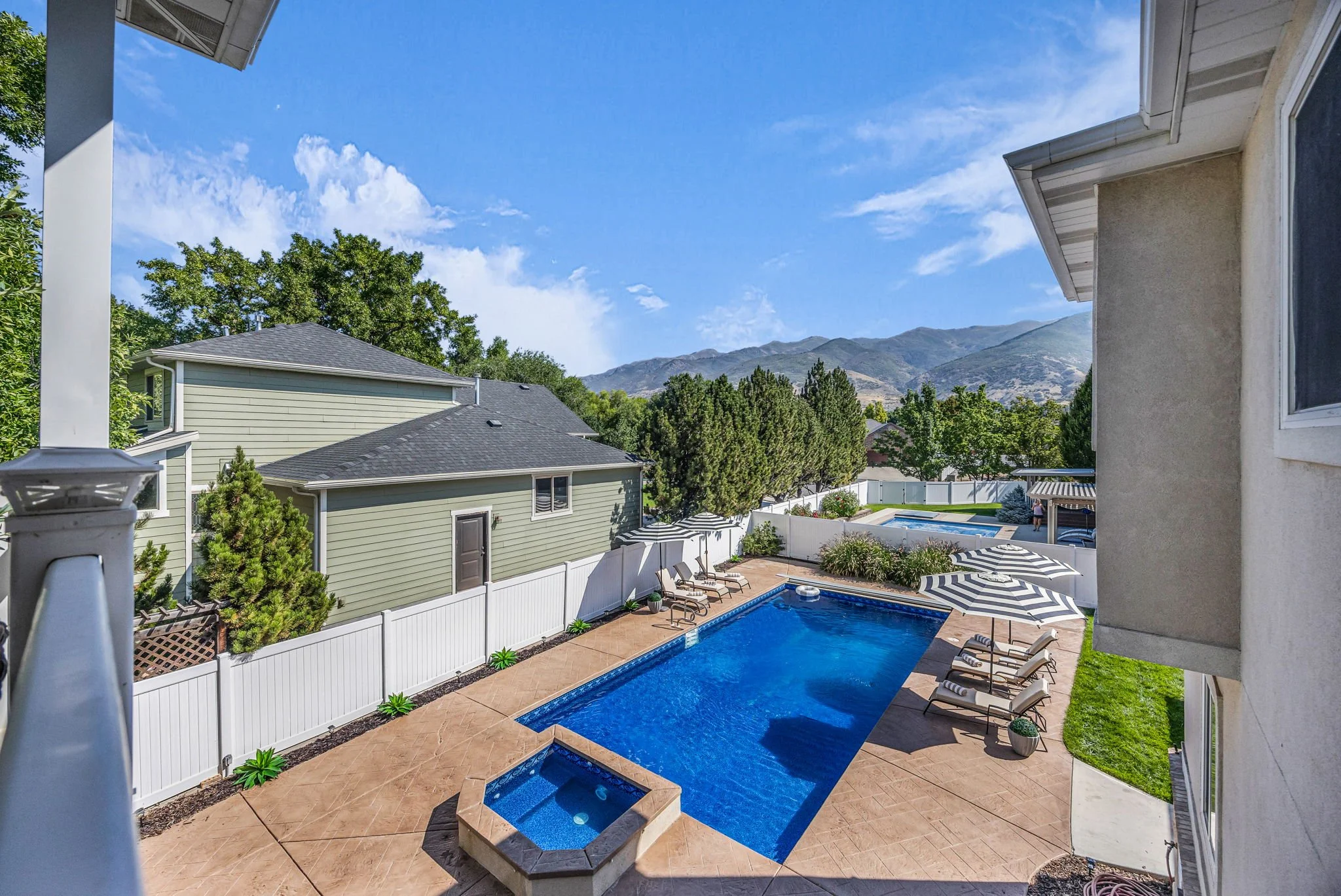 33-web-or-mls-557-warm-springs-dr.jpg