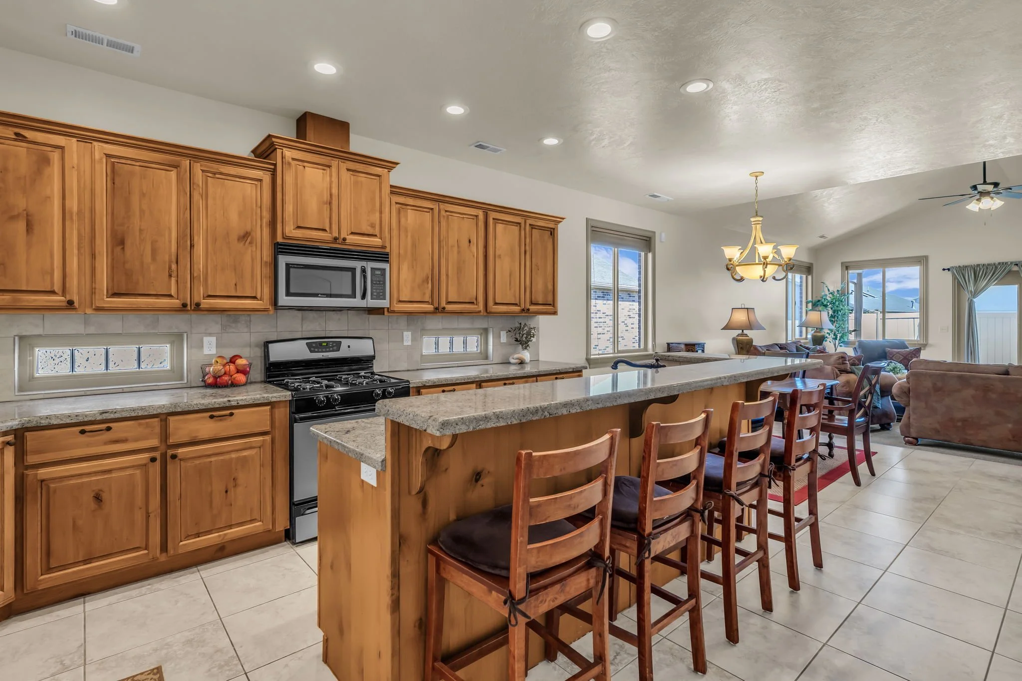 10-web-or-mls-1941-trailside-dr.jpg
