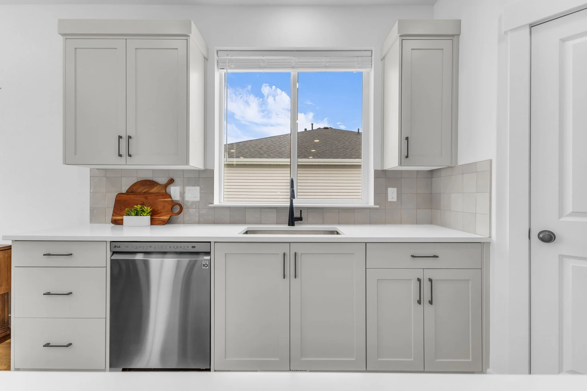 9-web-or-mls-236-w-470-n.jpg