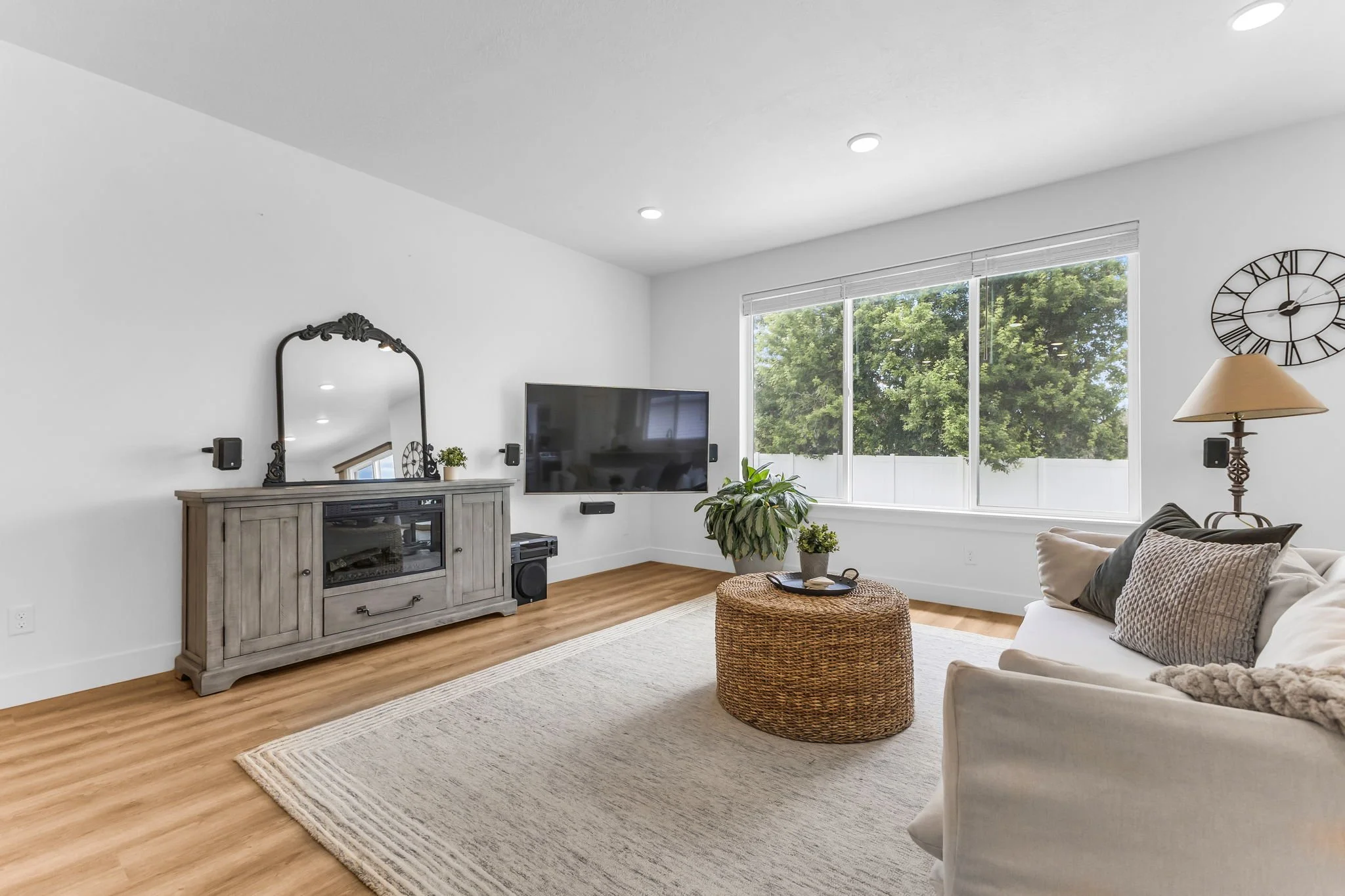 3-web-or-mls-236-w-470-n.jpg
