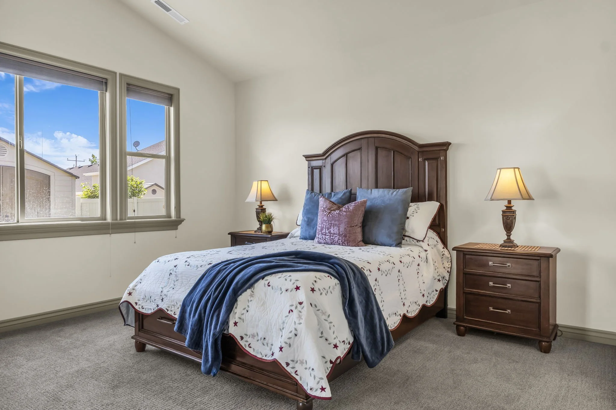 25-web-or-mls-1941-trailside-dr.jpg