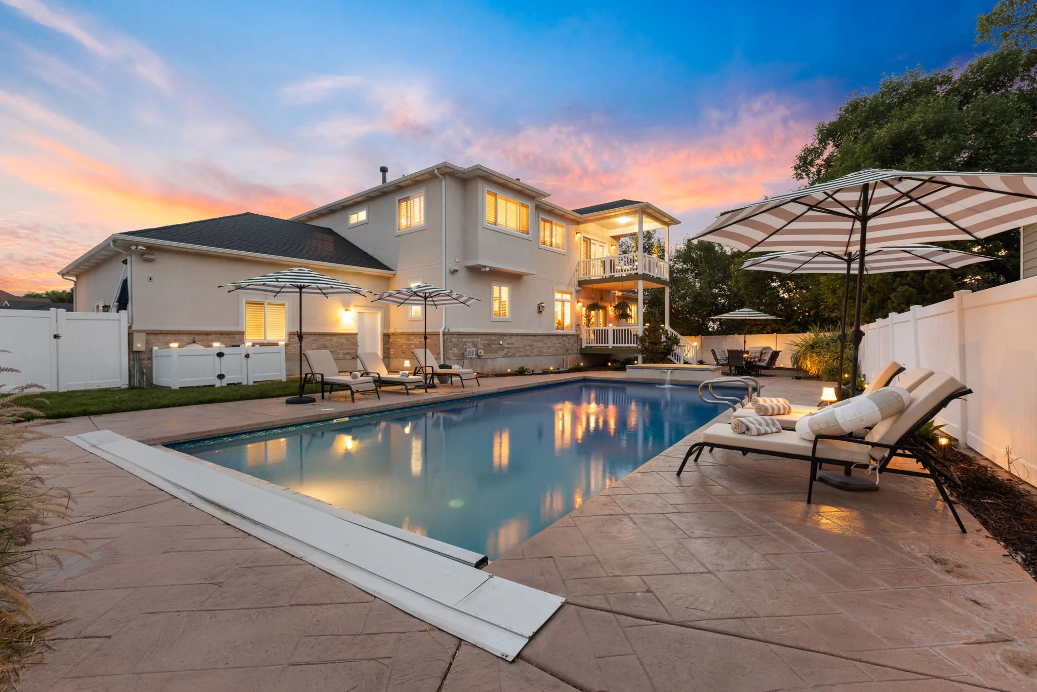70-web-or-mls-557-warm-springs-dr.jpg