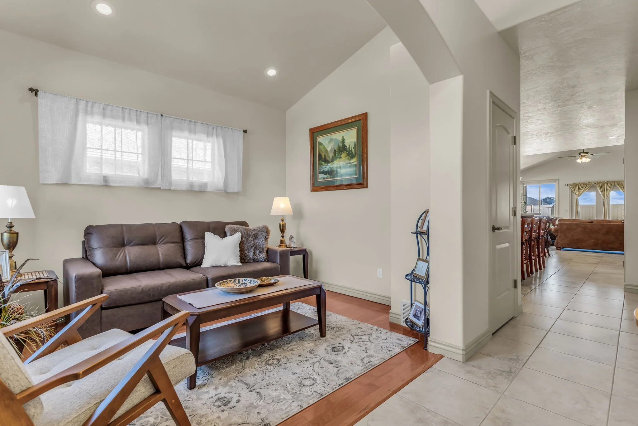 9-web-or-mls-1941-trailside-dr.jpg