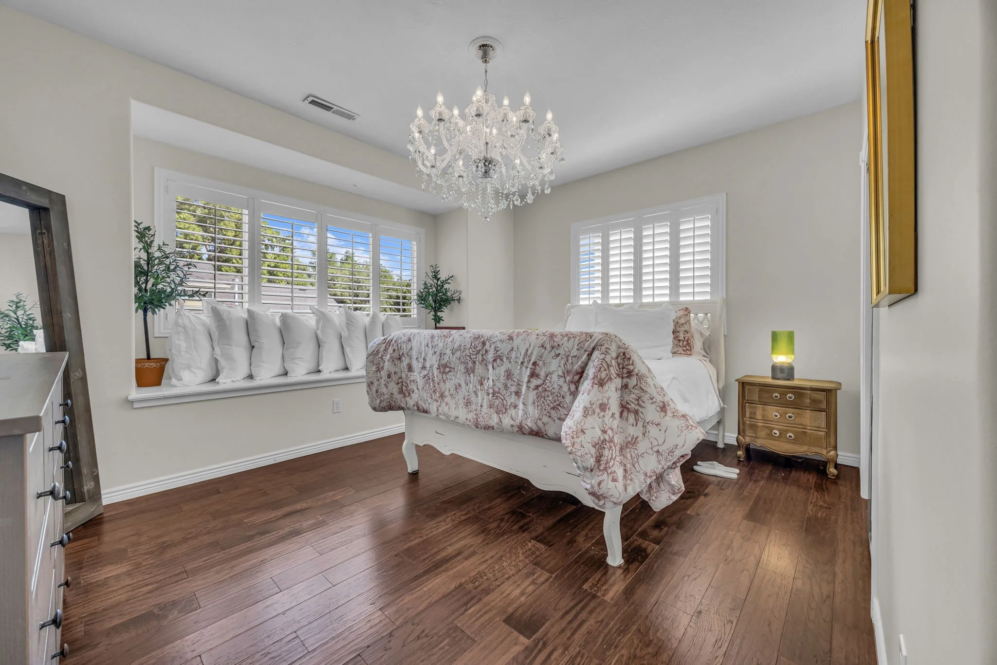 43-web-or-mls-557-warm-springs-dr.jpg
