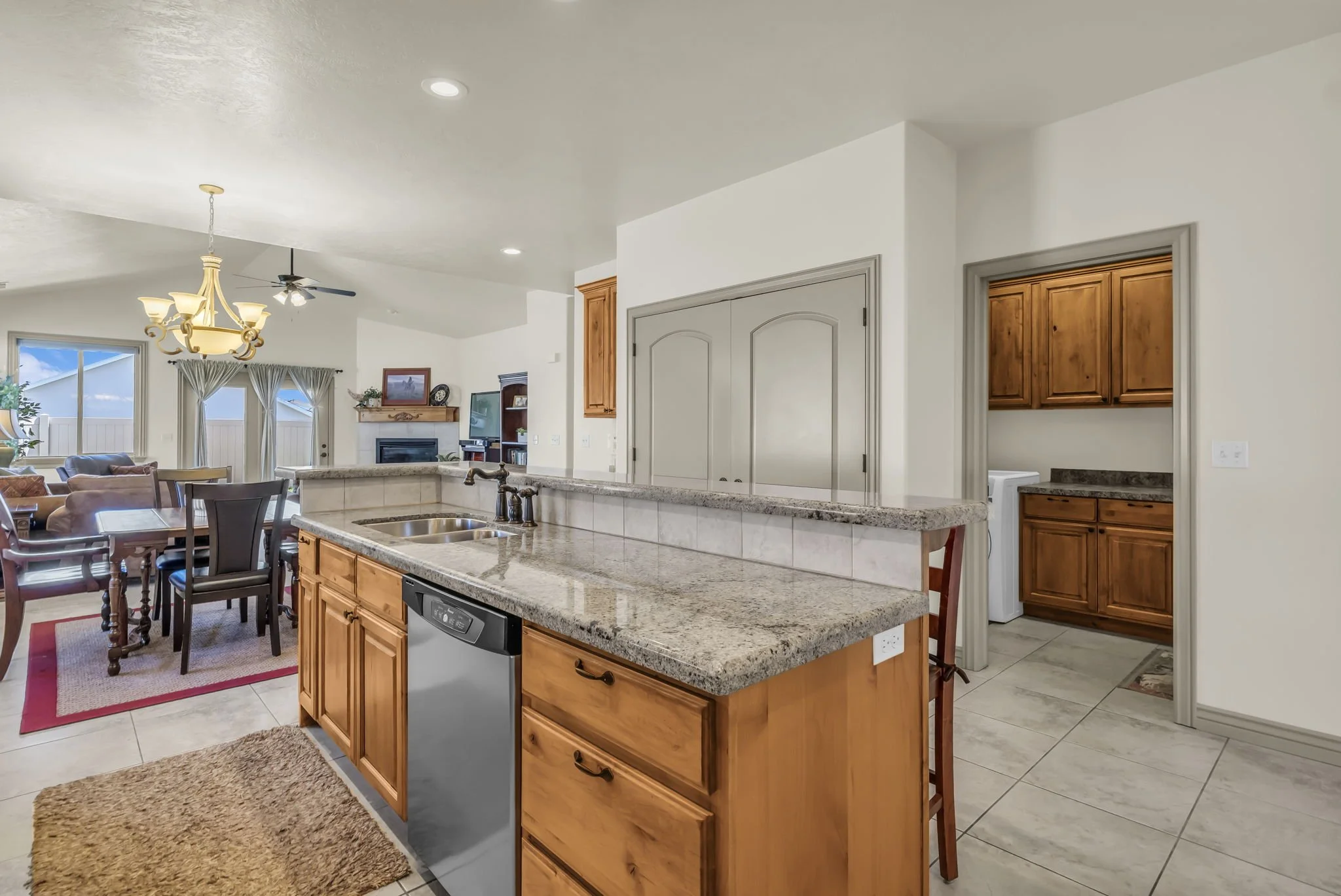 11-web-or-mls-1941-trailside-dr.jpg