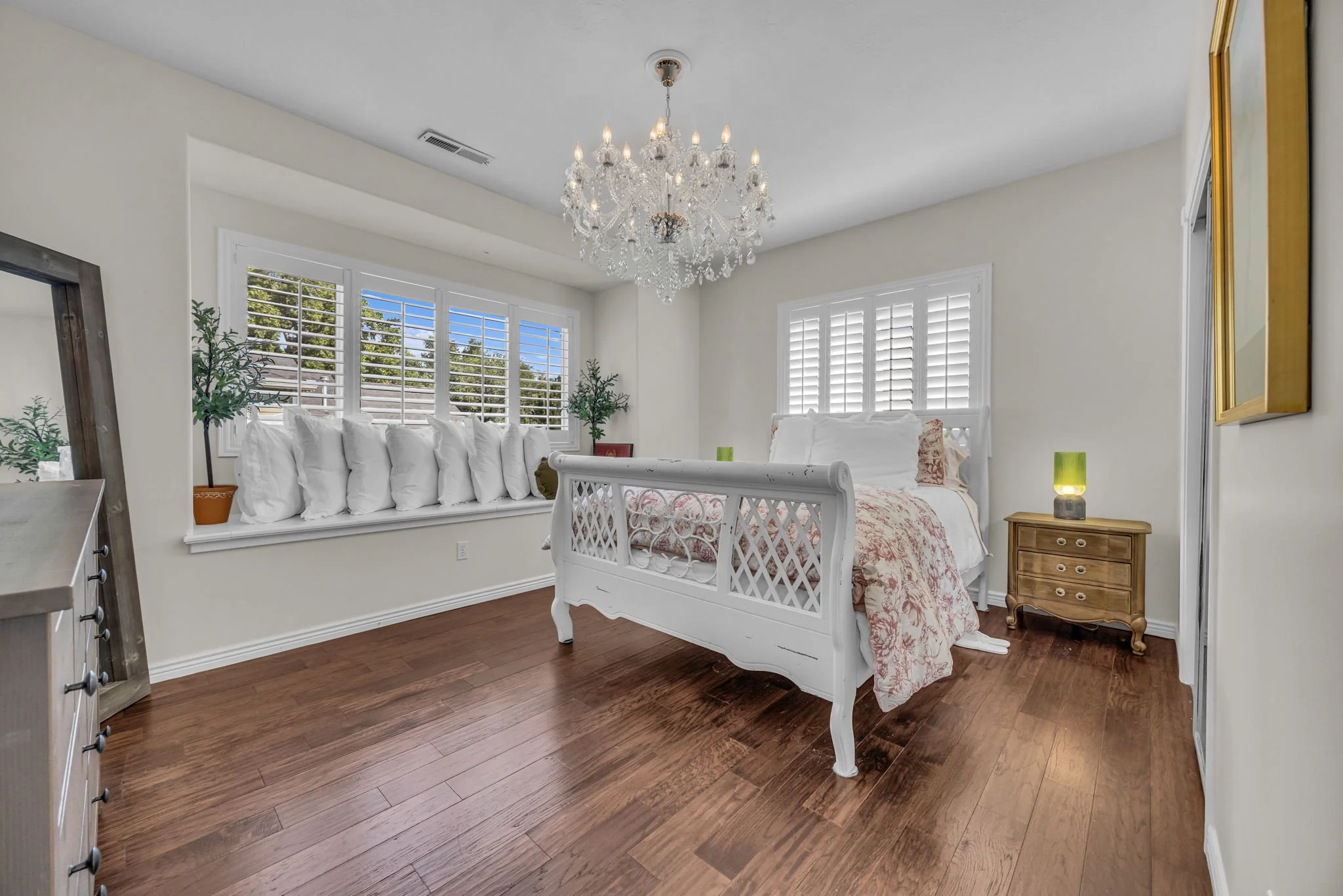 42-web-or-mls-557-warm-springs-dr.jpg