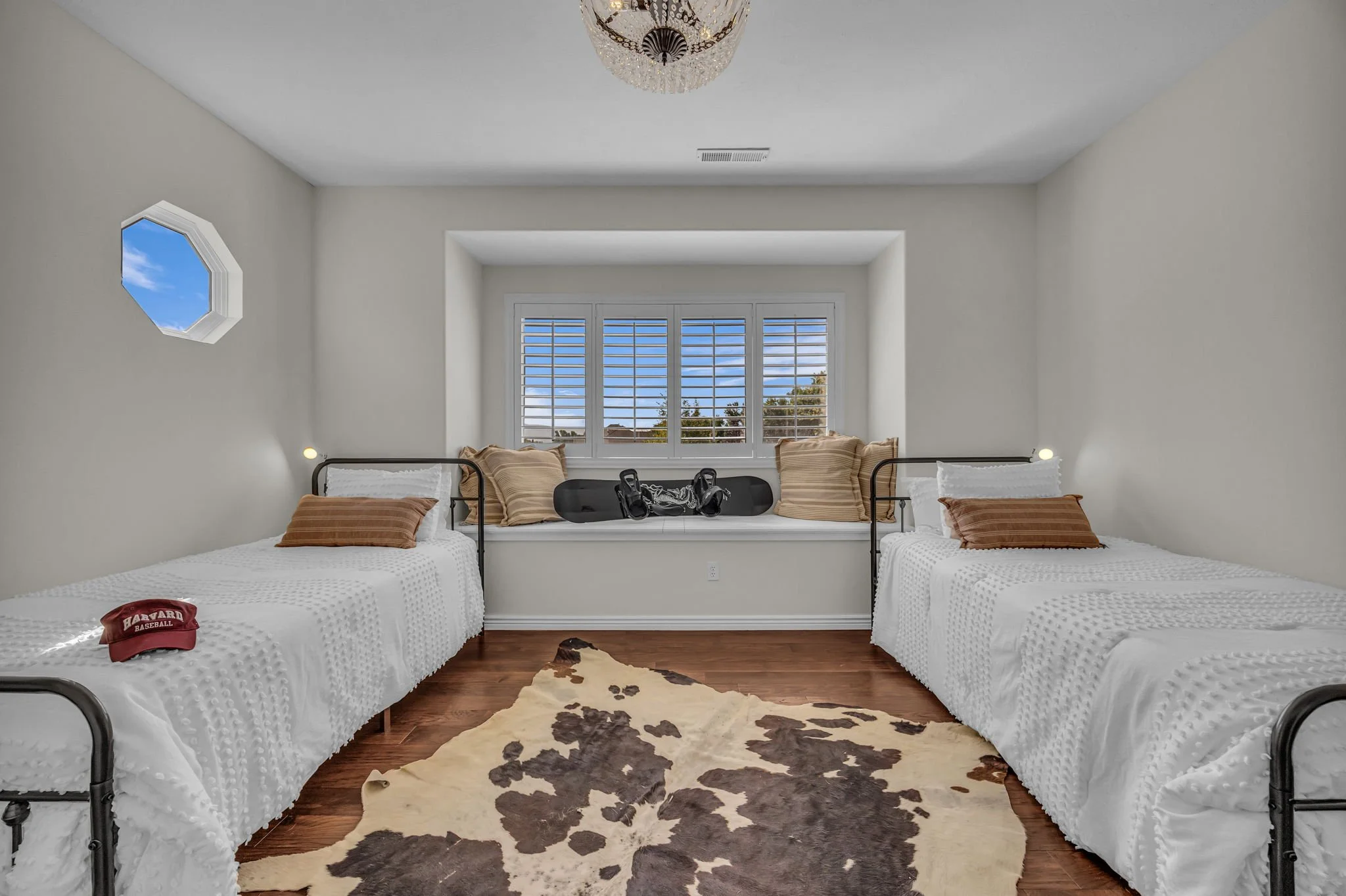41-web-or-mls-557-warm-springs-dr.jpg