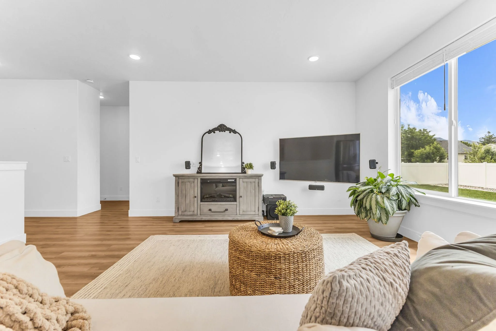 4-web-or-mls-236-w-470-n.jpg