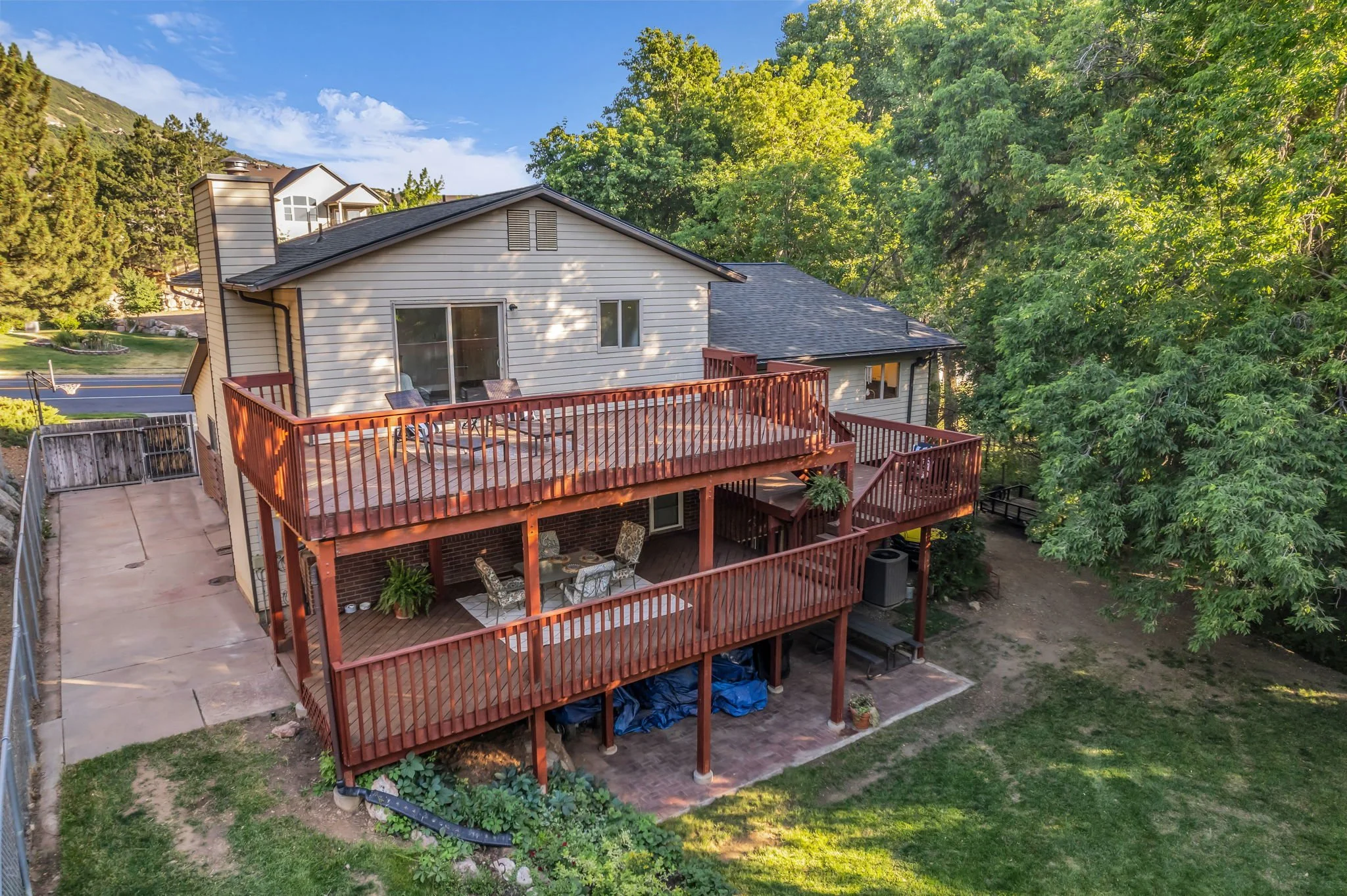 85-web-or-mls-2600-deer-run-dr.jpg
