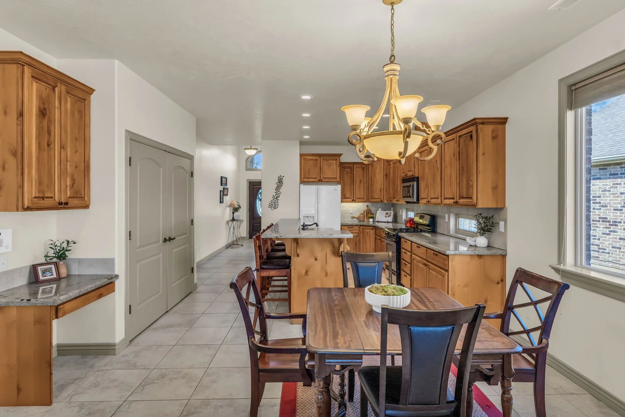 23-web-or-mls-1941-trailside-dr.jpg