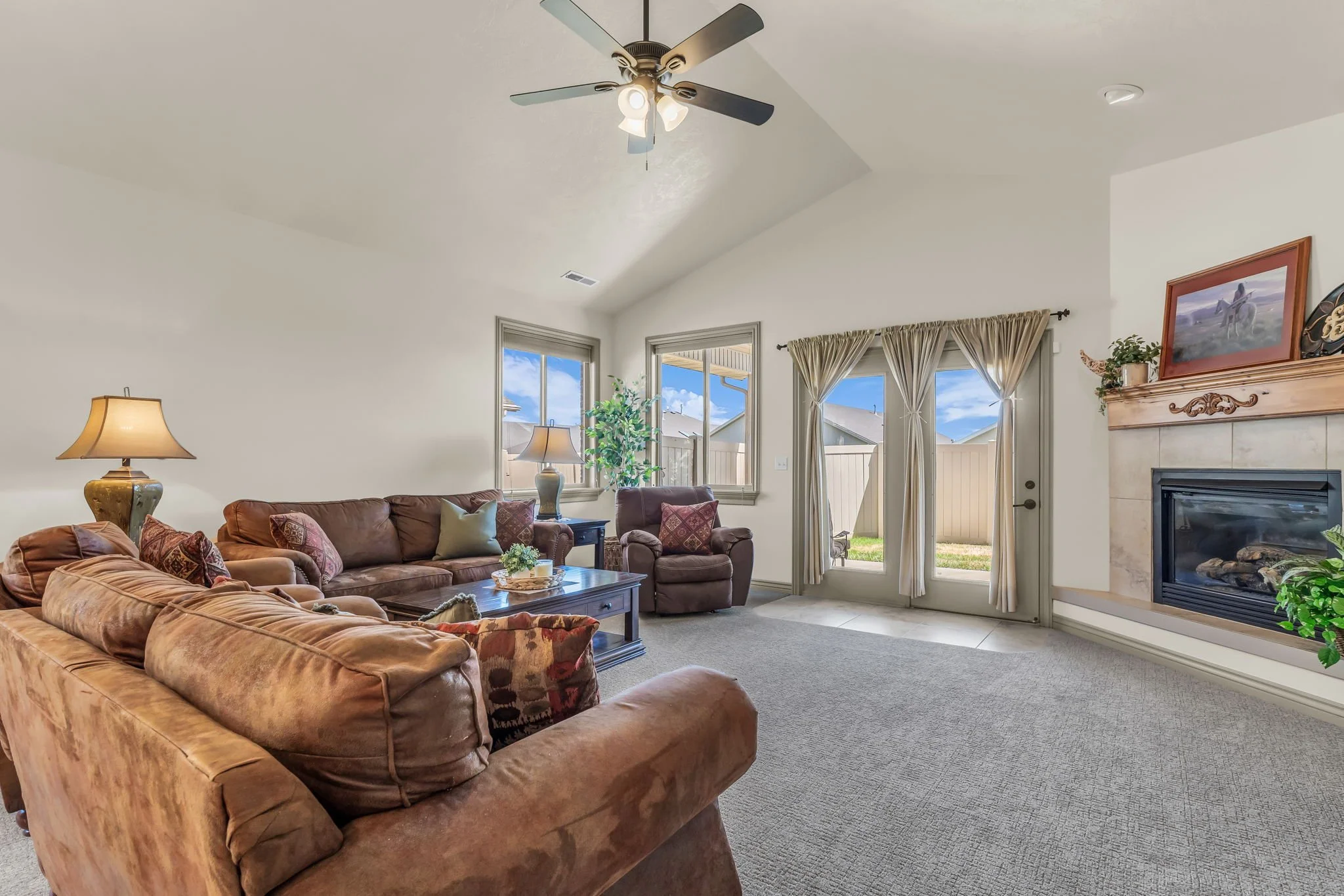 19-web-or-mls-1941-trailside-dr.jpg