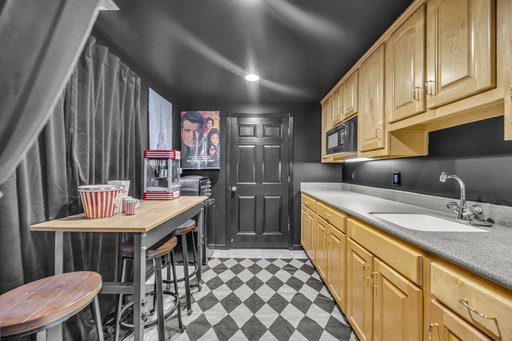 21-web-or-mls-557-warm-springs-dr.jpg
