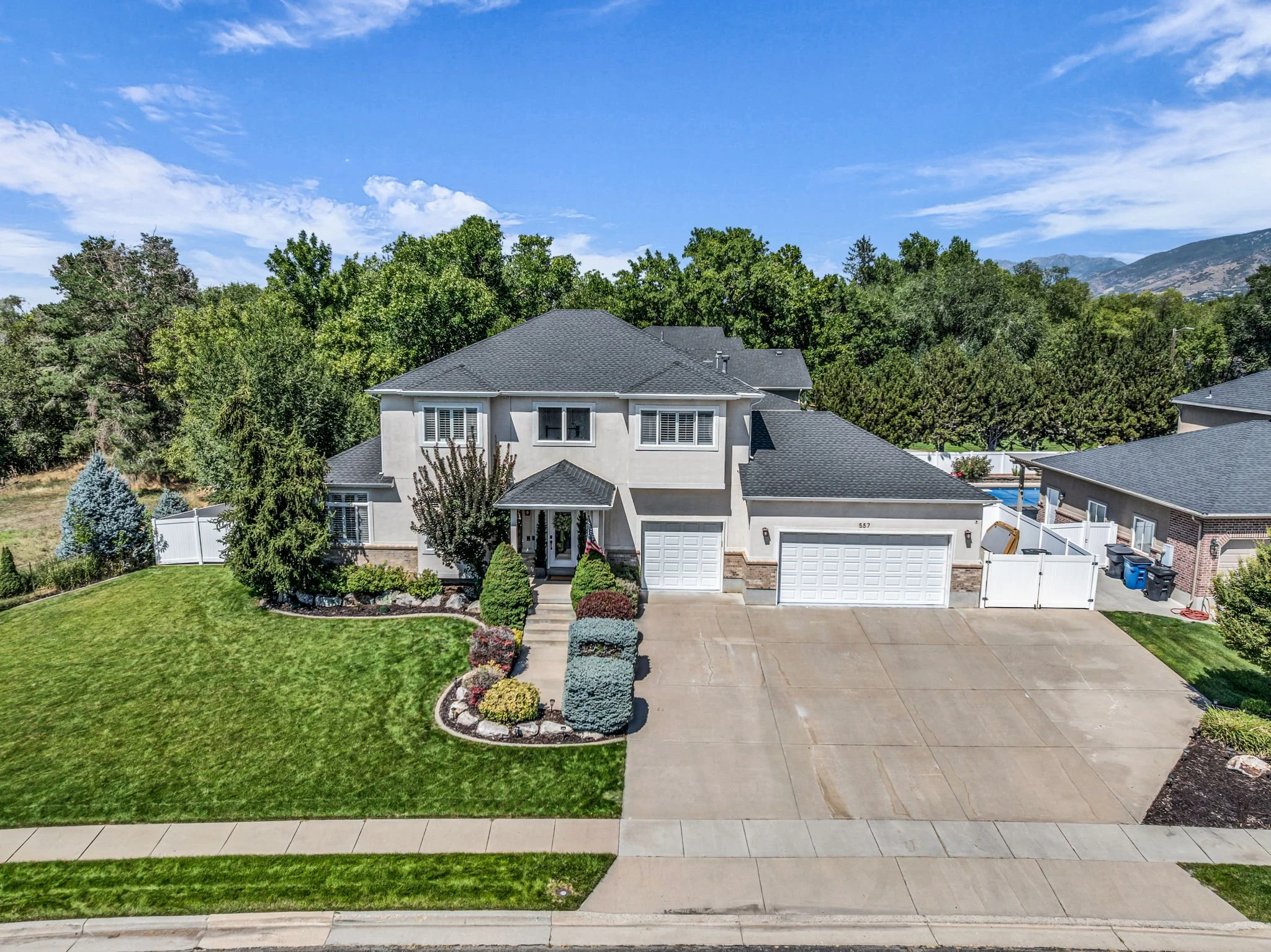 56-web-or-mls-557-warm-springs-dr.jpg