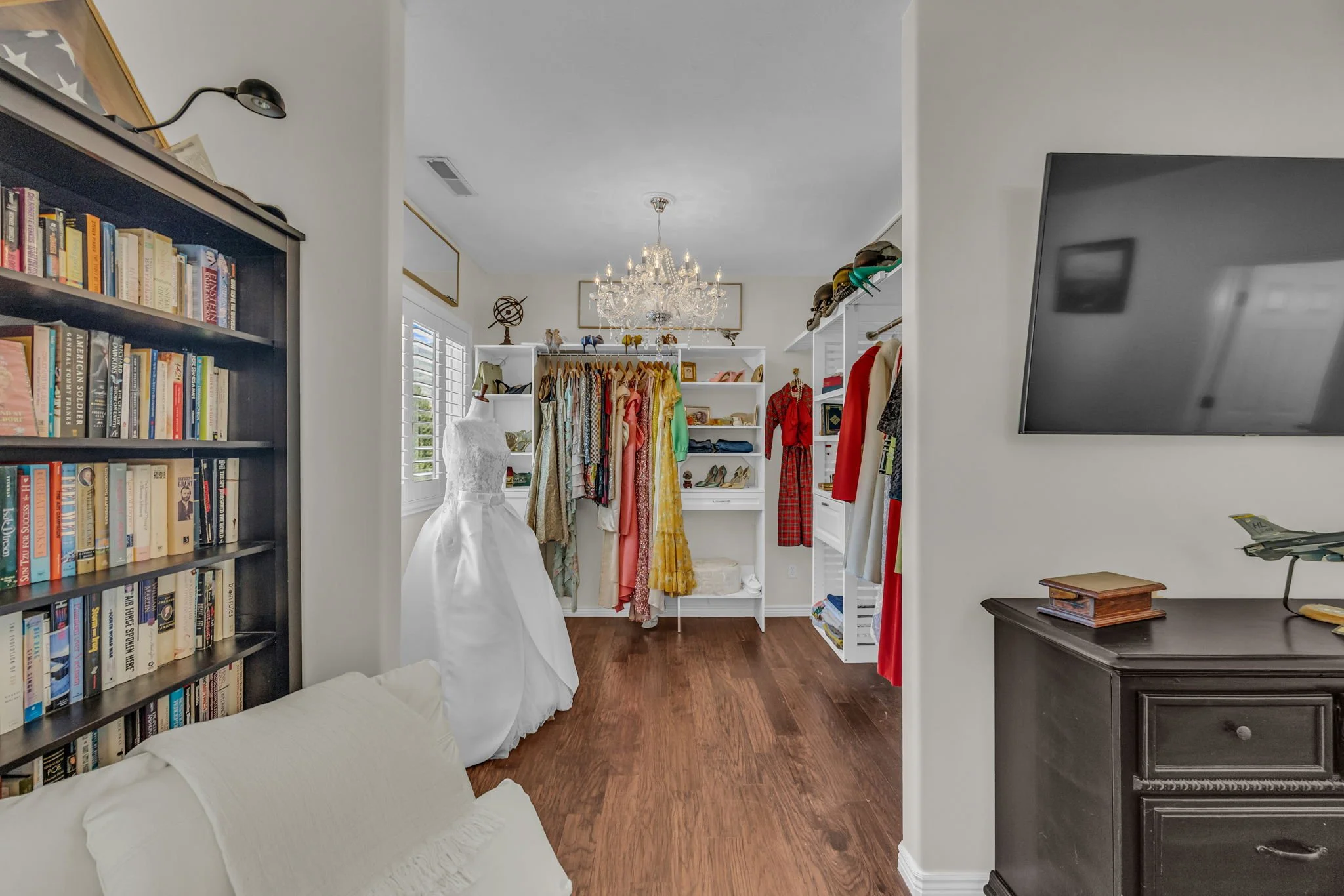 34-web-or-mls-557-warm-springs-dr.jpg