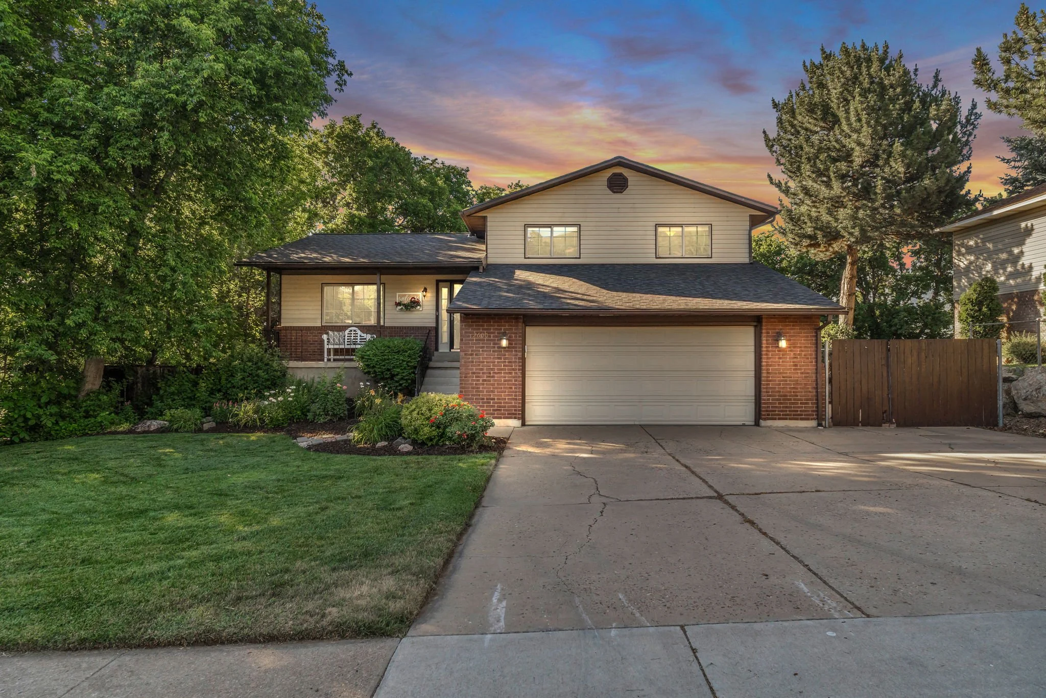 1-web-or-mls-2600-deer-run-dr.jpg