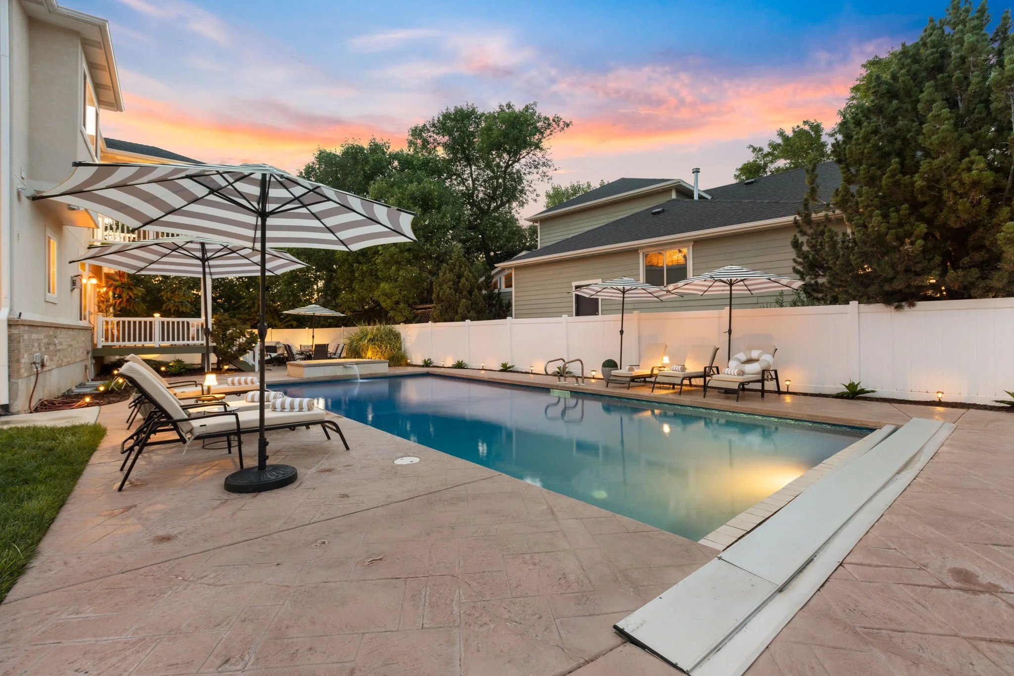 71-web-or-mls-557-warm-springs-dr.jpg