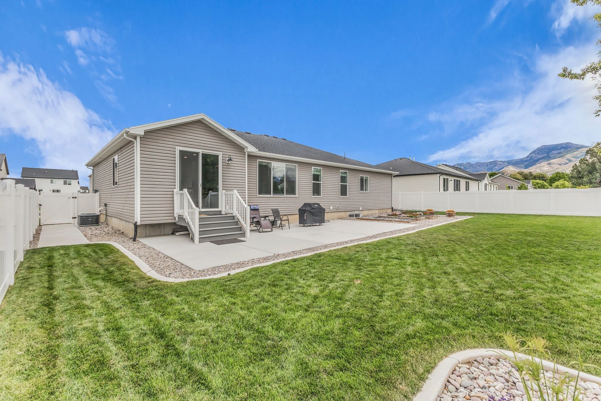 28-web-or-mls-236-w-470-n.jpg