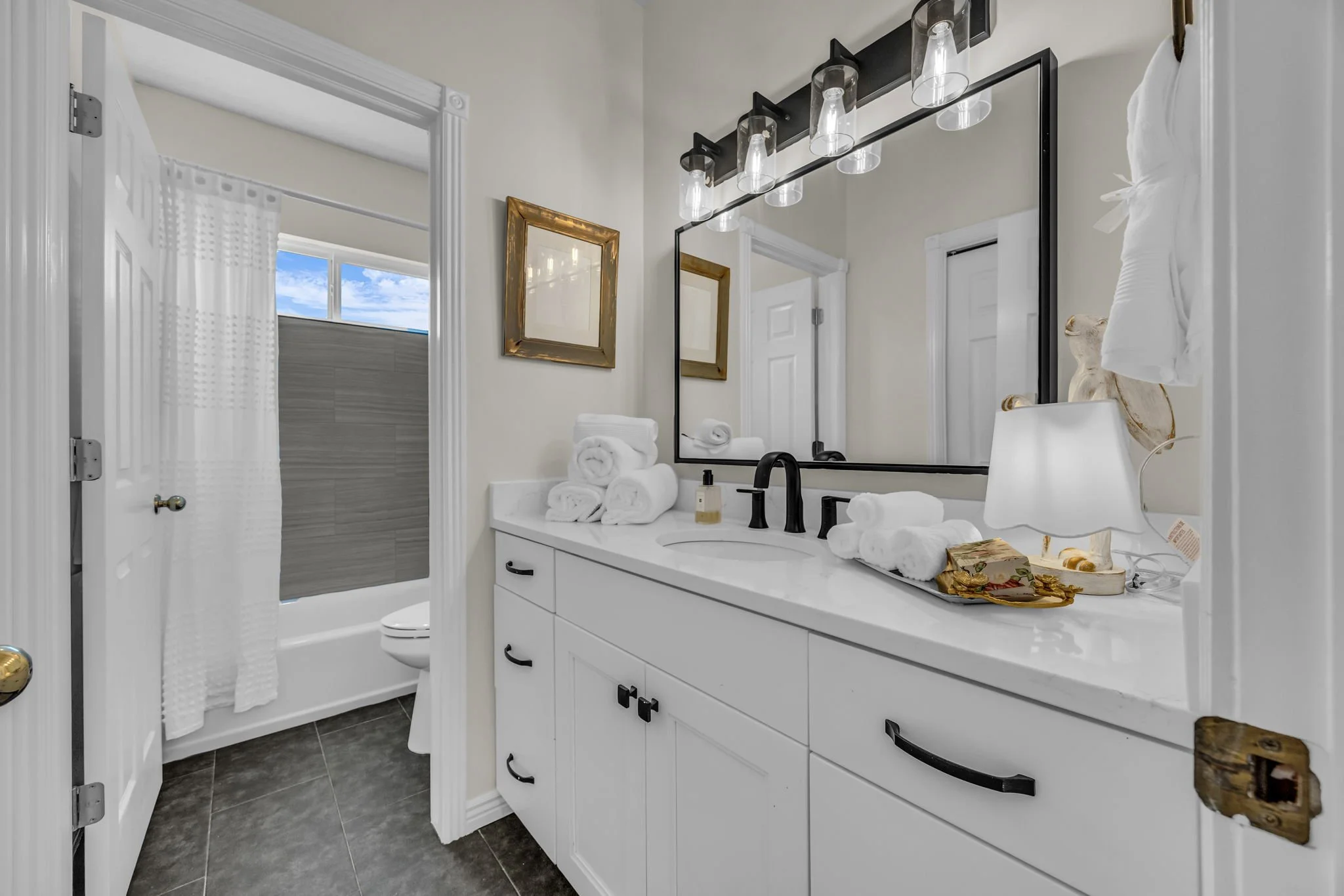 45-web-or-mls-557-warm-springs-dr.jpg
