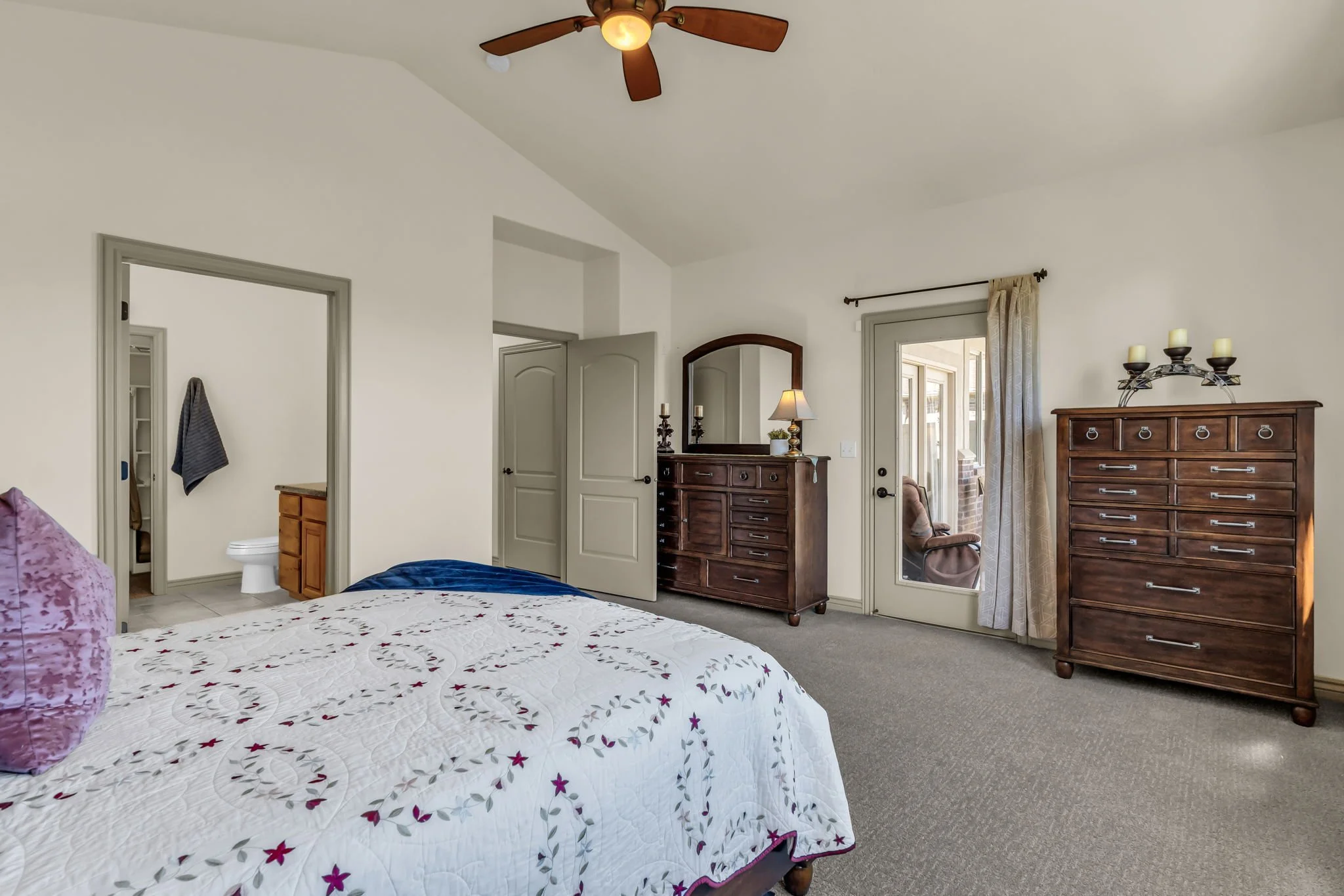 27-web-or-mls-1941-trailside-dr.jpg