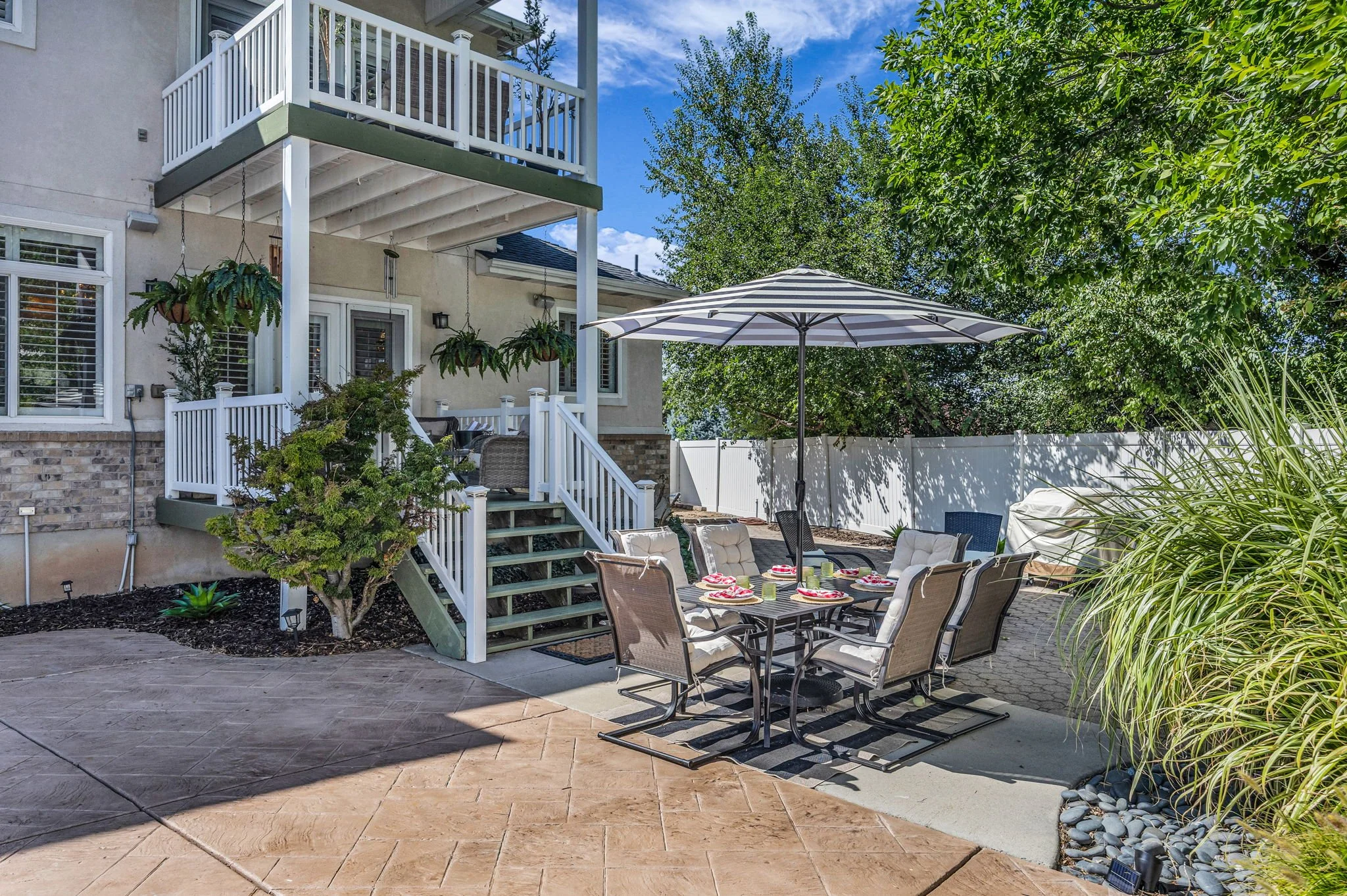 53-web-or-mls-557-warm-springs-dr.jpg