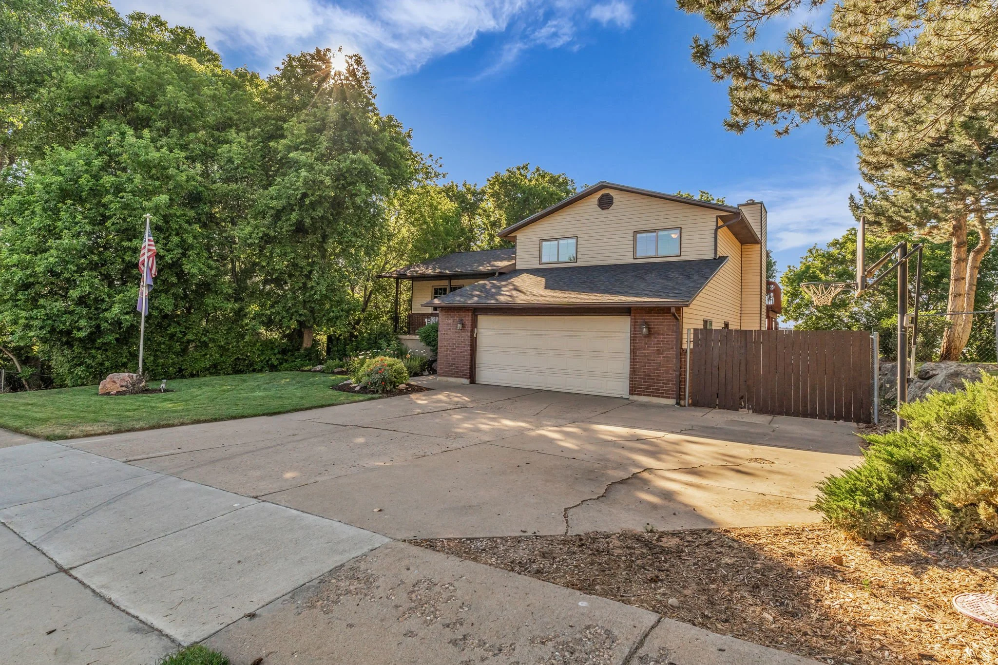4-web-or-mls-2600-deer-run-dr.jpg