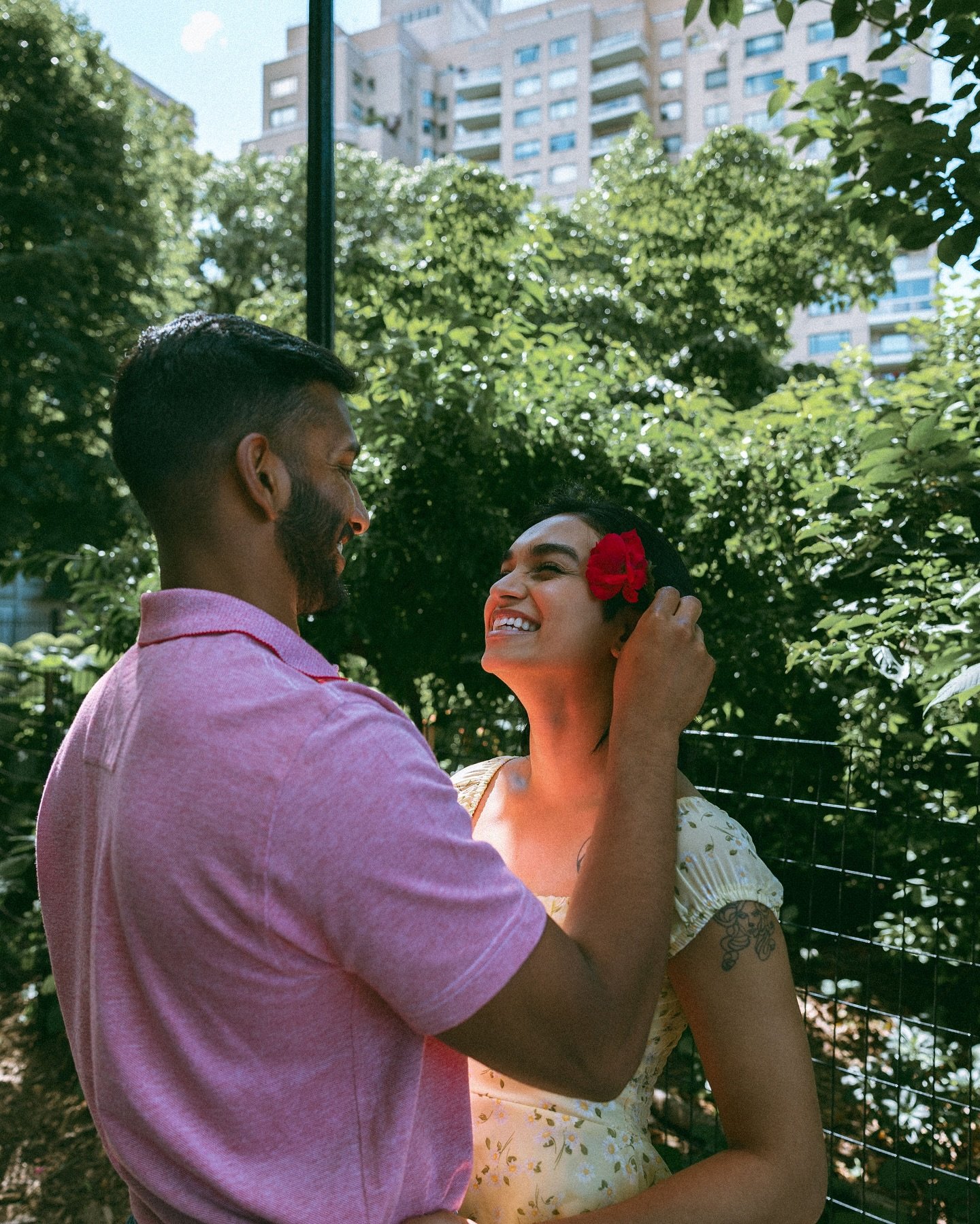 A cute little afternoon date in the park with S&amp;S to celebrate two years together! 🤍 

The nyc humidity thankfully held off for us this afternoon while they pranced around Carl Schurz Park! Both Shannon &amp; Snehith were so natural in front of 