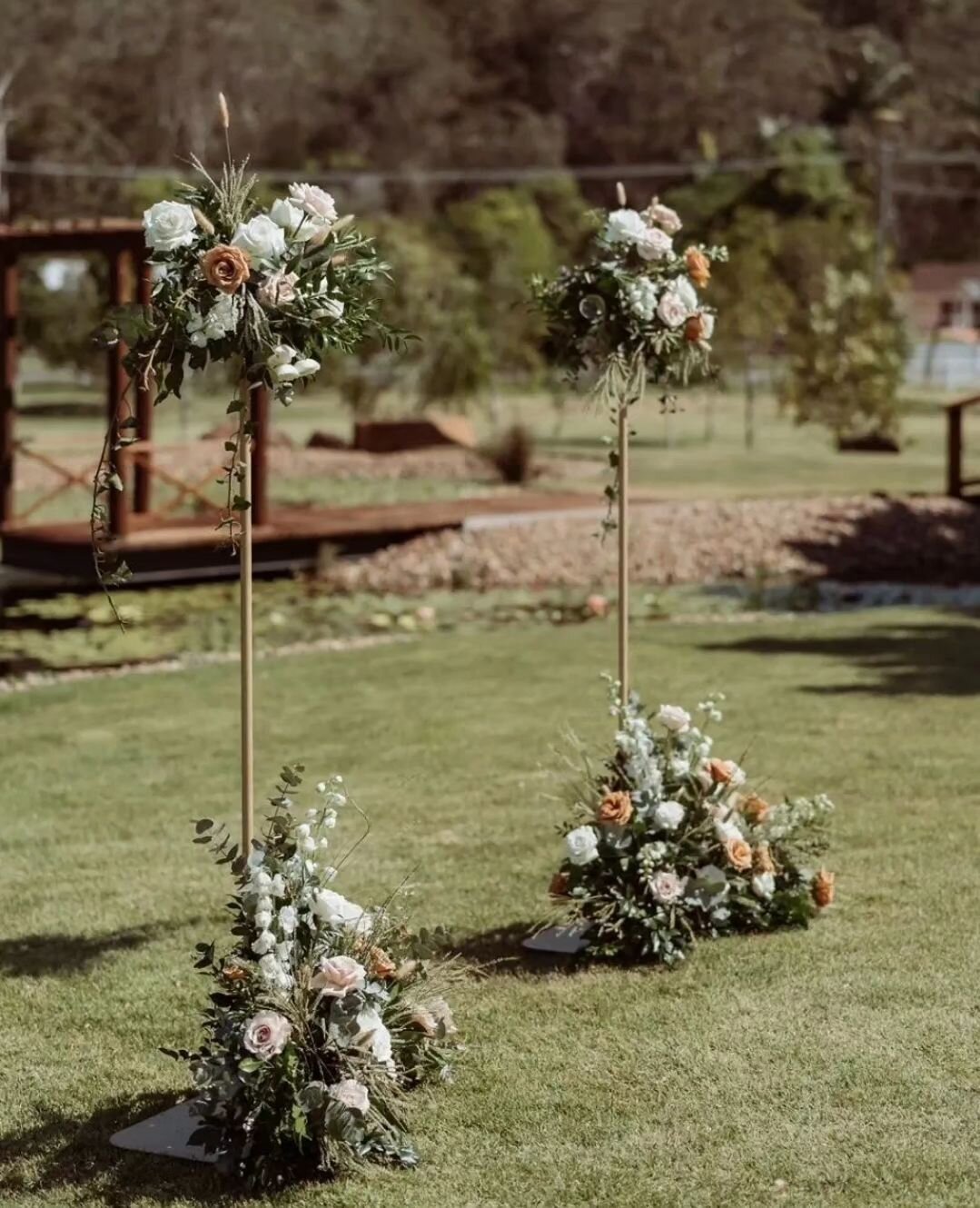 Arbour details for Catherine and Matt's wedding day at the stunning Valley Estate
@thevalleyestategc
@toddhuntermcgaw
#wildebotanicals #goldcoastflorist #floristgoldcoast #flowersgoldcoast #goldcoastflowers #byronbayflorist #brisbaneflorist #sydneyfl