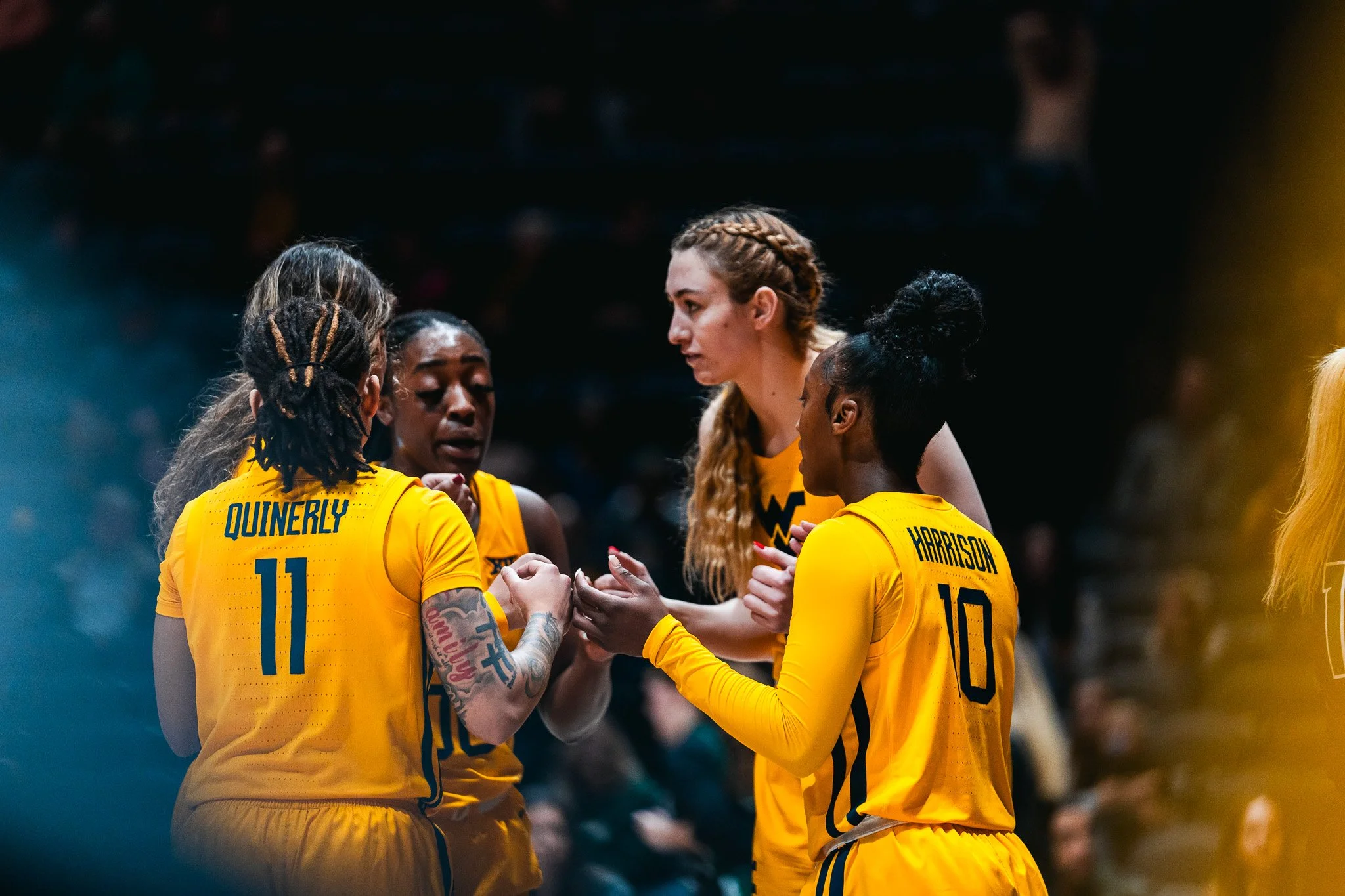 20231218_WBB_WVUvsWSU_Ingame_Education Day_Team_JSR_09768.jpg
