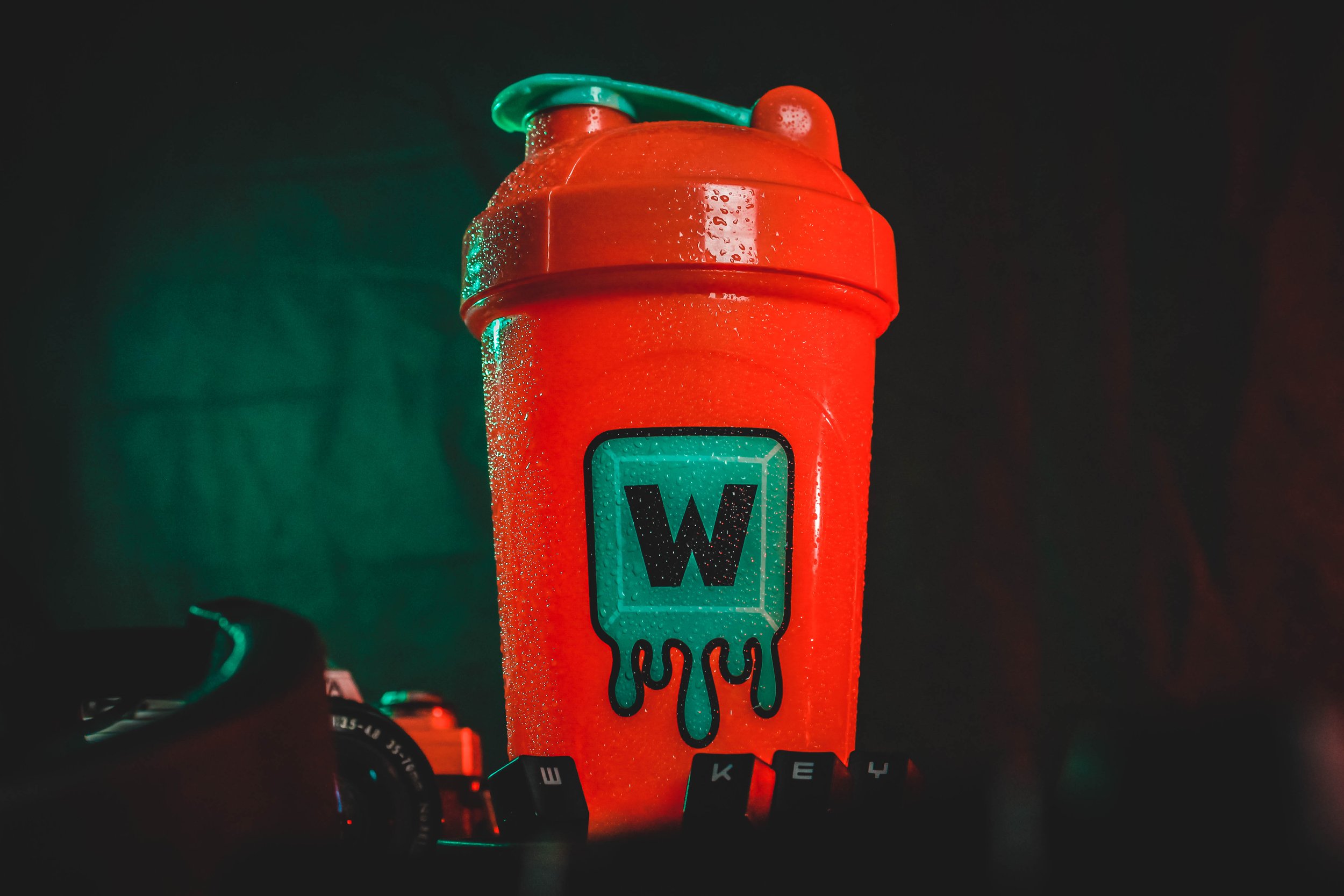 W KEY COMPUTER KEYS.jpg