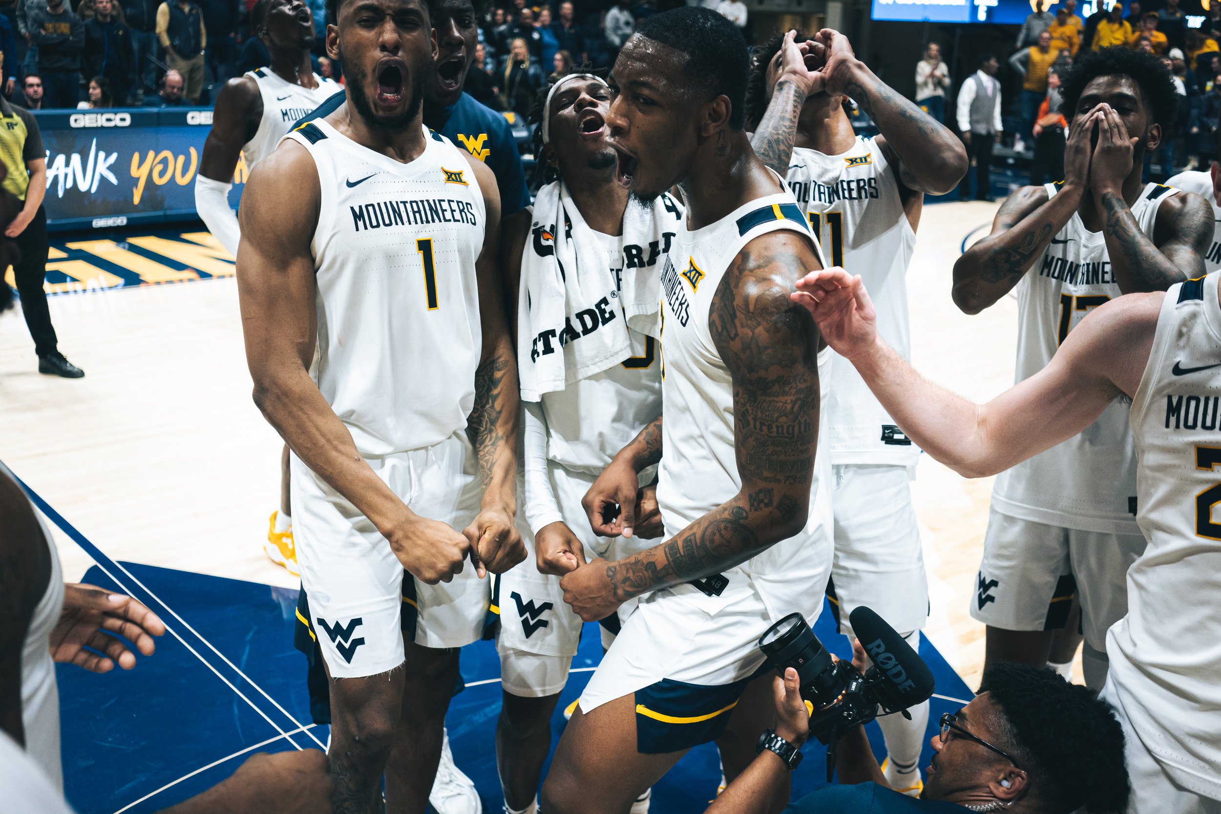 120821_WVUvsUCONN_Gabe Osabuohien 5_JSR.jpg