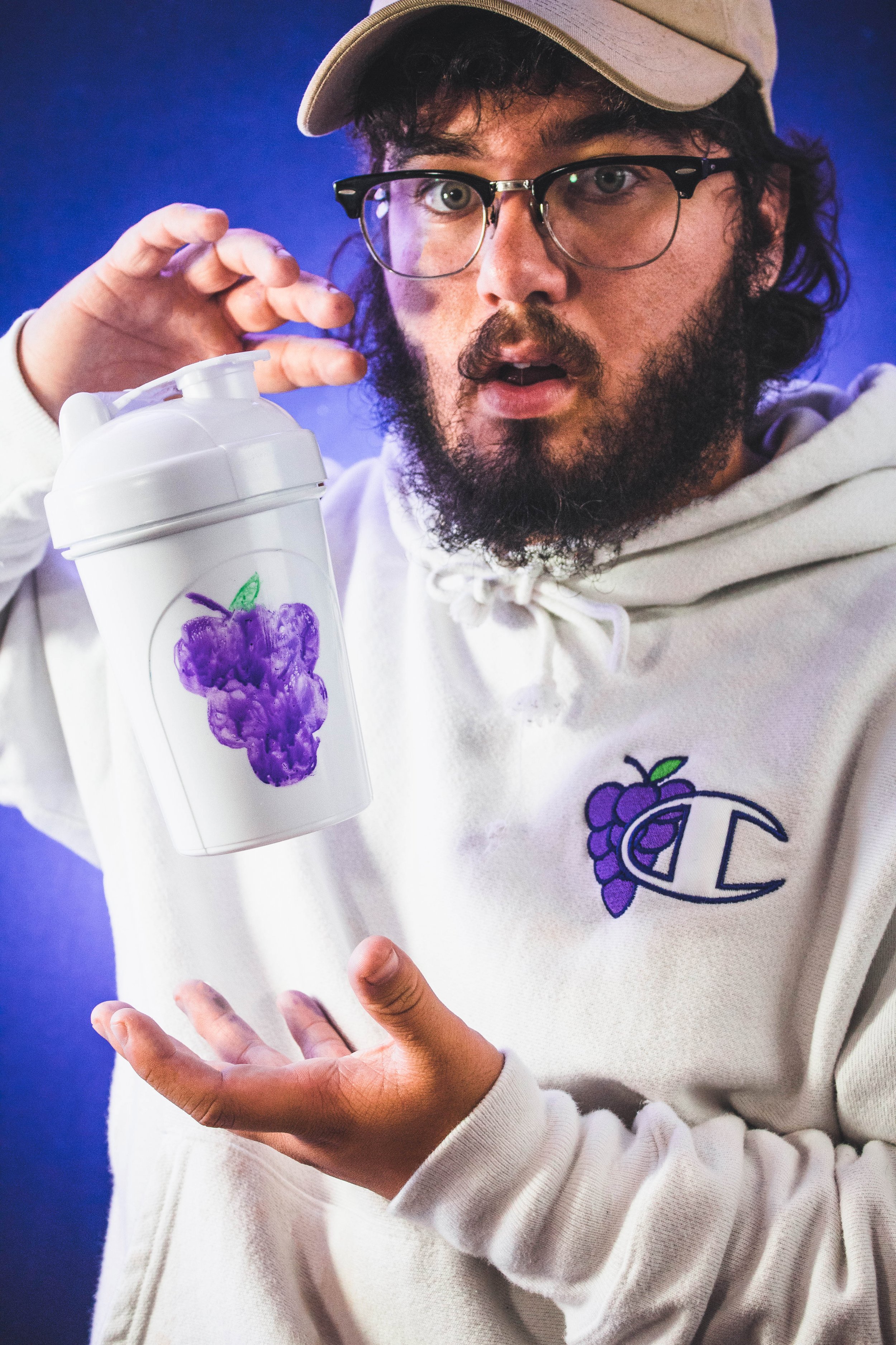 FLOATING LOS SHAKER.jpg