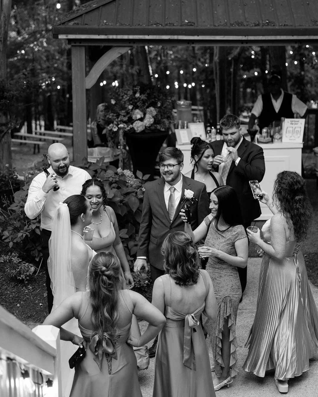 Cocktails in the gardens. 🍻🥂

Our All-Inclusive weddings include a 4 hour unlimited bar, along with a bartender and security.  Want liquor?? No problem. . . we have a liquor license and you can add that on to your beer and wine bar. 🍸

@lindseymck