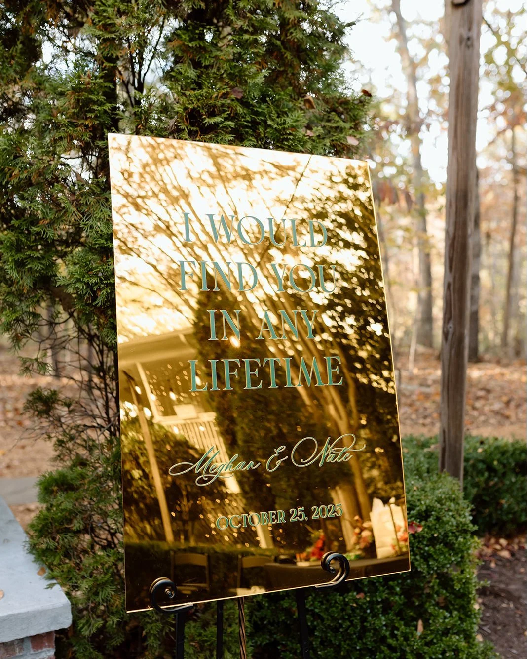 From a champagne welcome drink, to special music for the ceremony, to a beautiful dinner set up, we help you curate a wedding that reflects you and your family. 🙌

@atlantaeventflorals @bradfordhouse_gardens @lindseymckinnonphotography 

Schedule a 