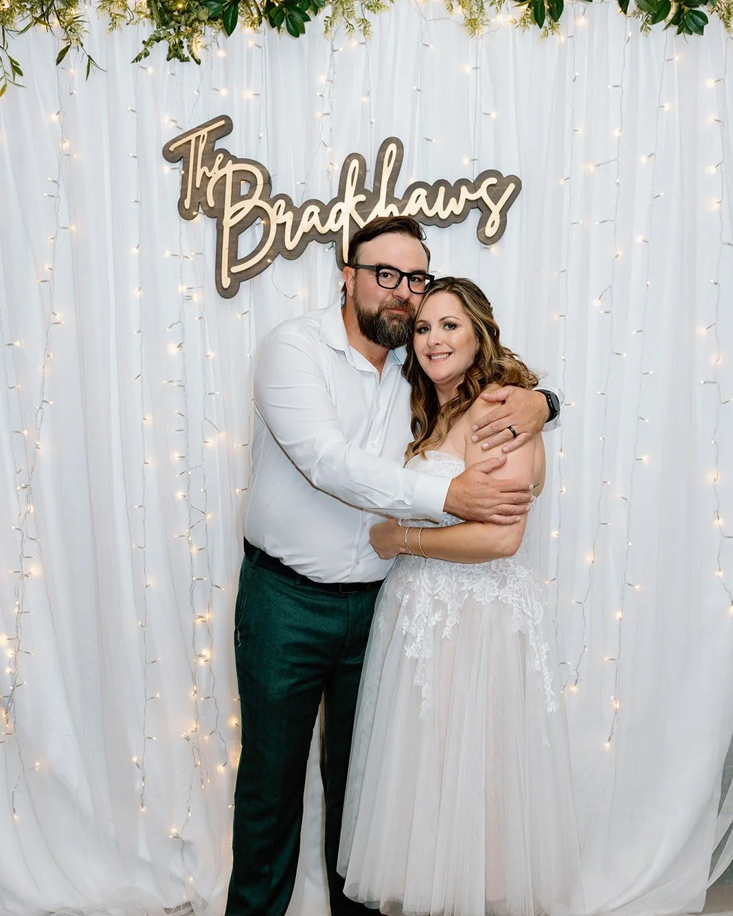 Party in the pavilion! 💃🕺🌟

Most of our couples choose to have cake and dancing in the climate controlled pavilion.  With 2,000sq feet, it is plenty big to kick off your shoes and dance the night away. 

https://www.bradfordhouseandgardens.com/con